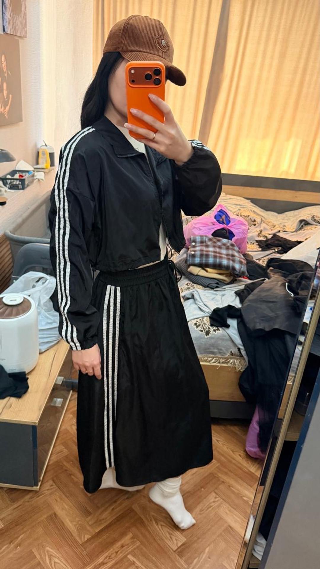 Adidas Спортивный костюм с ветровкой и юбкой — фото 2