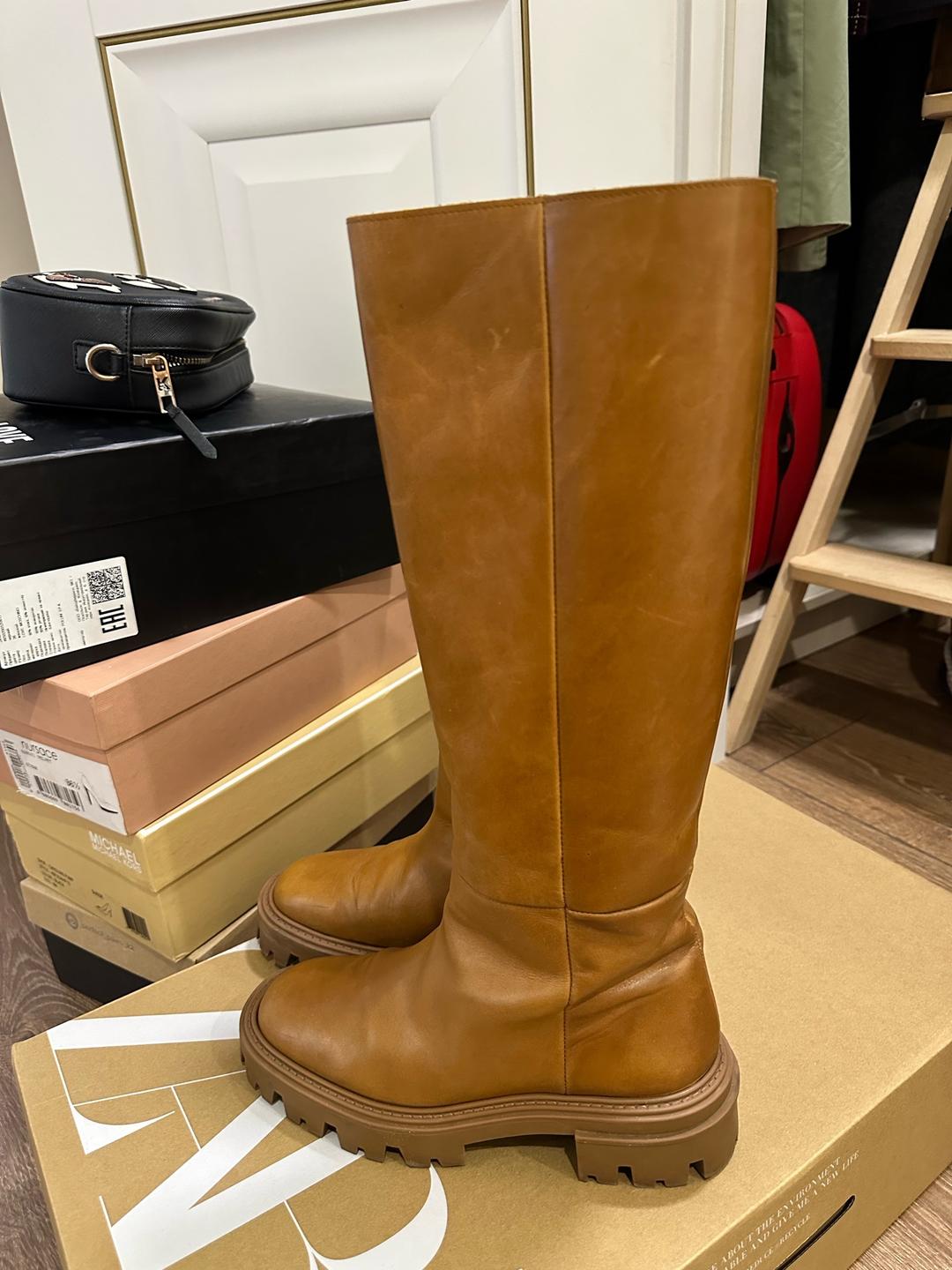 Zara Женские кожаные сапоги Zara на массивной подошве — фото 2
