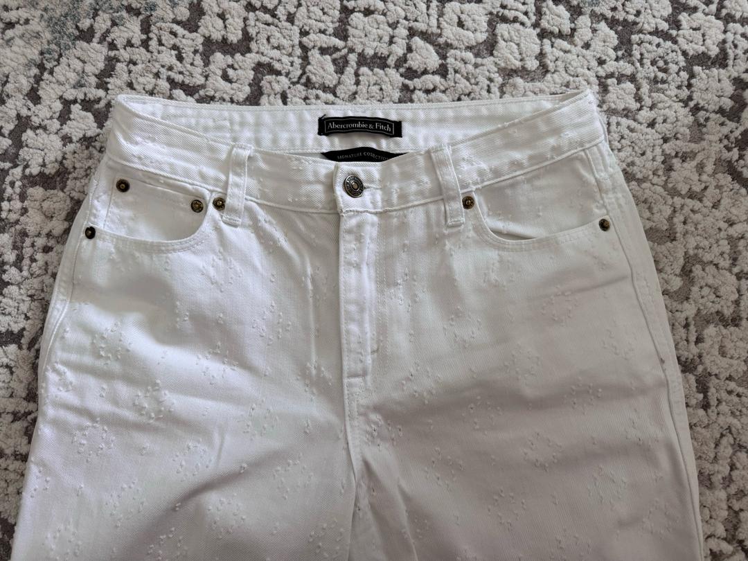 Abercrombie & Fitch Белые джинсы Abercrombie & Fitch — фото 2