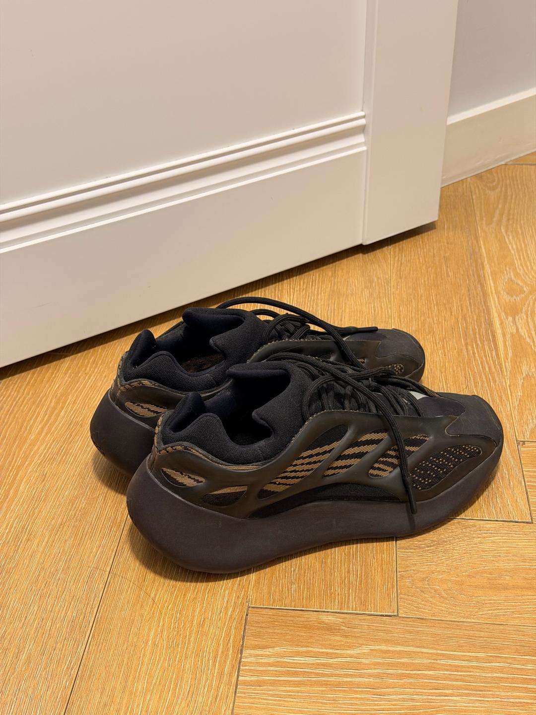 Adidas Кроссовки adidas Yeezy 700 V3 — фото 2