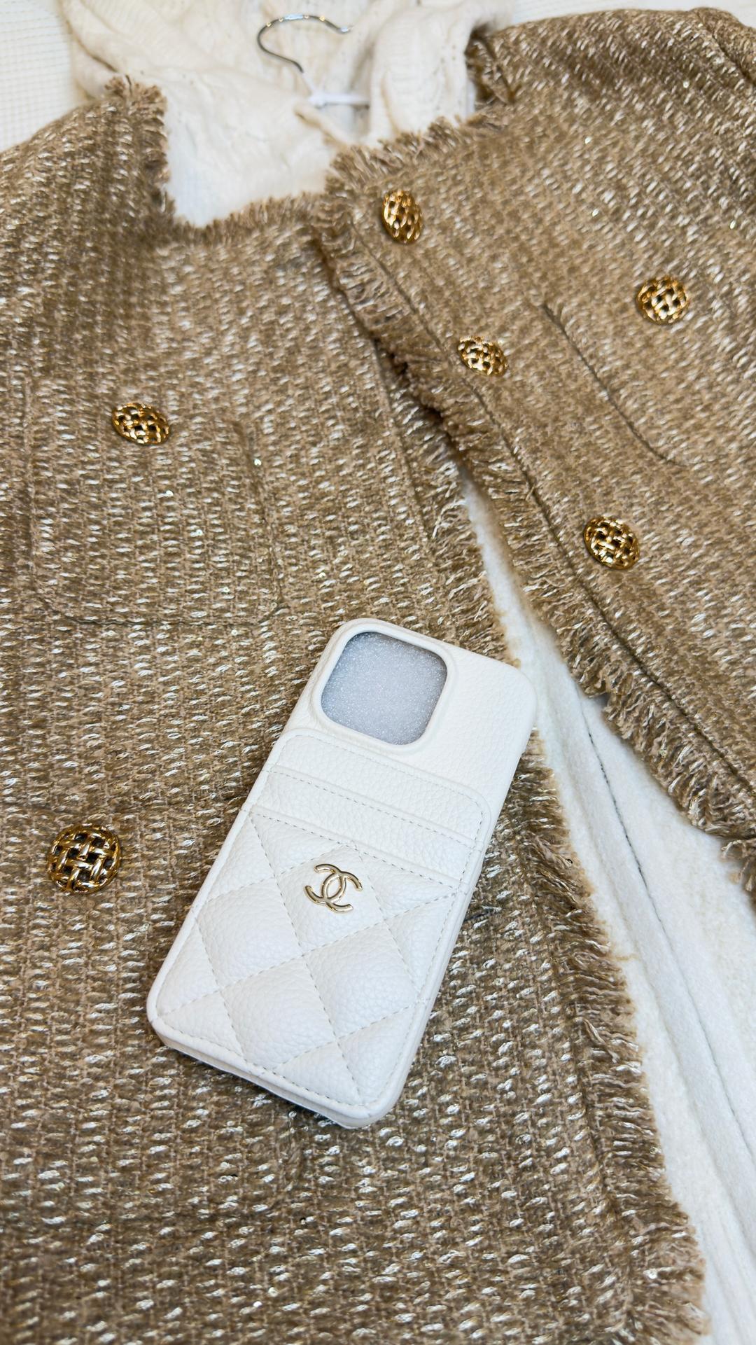 Chanel Чехол для телефона 15 про — фото 2