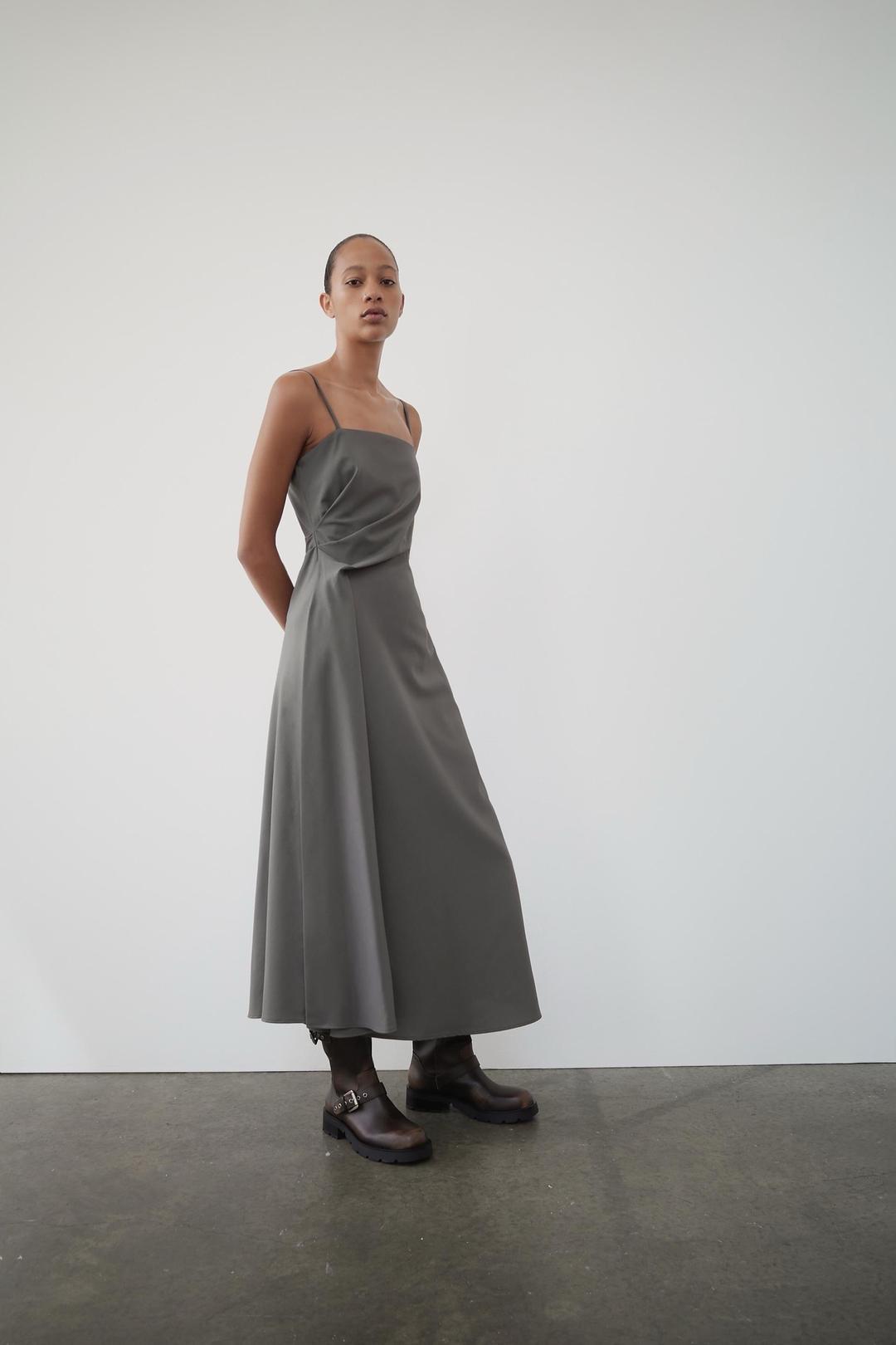 Zara Серое платье макси ZARA на бретелях с драпировкой / minimalism / quiet luxury — фото 2