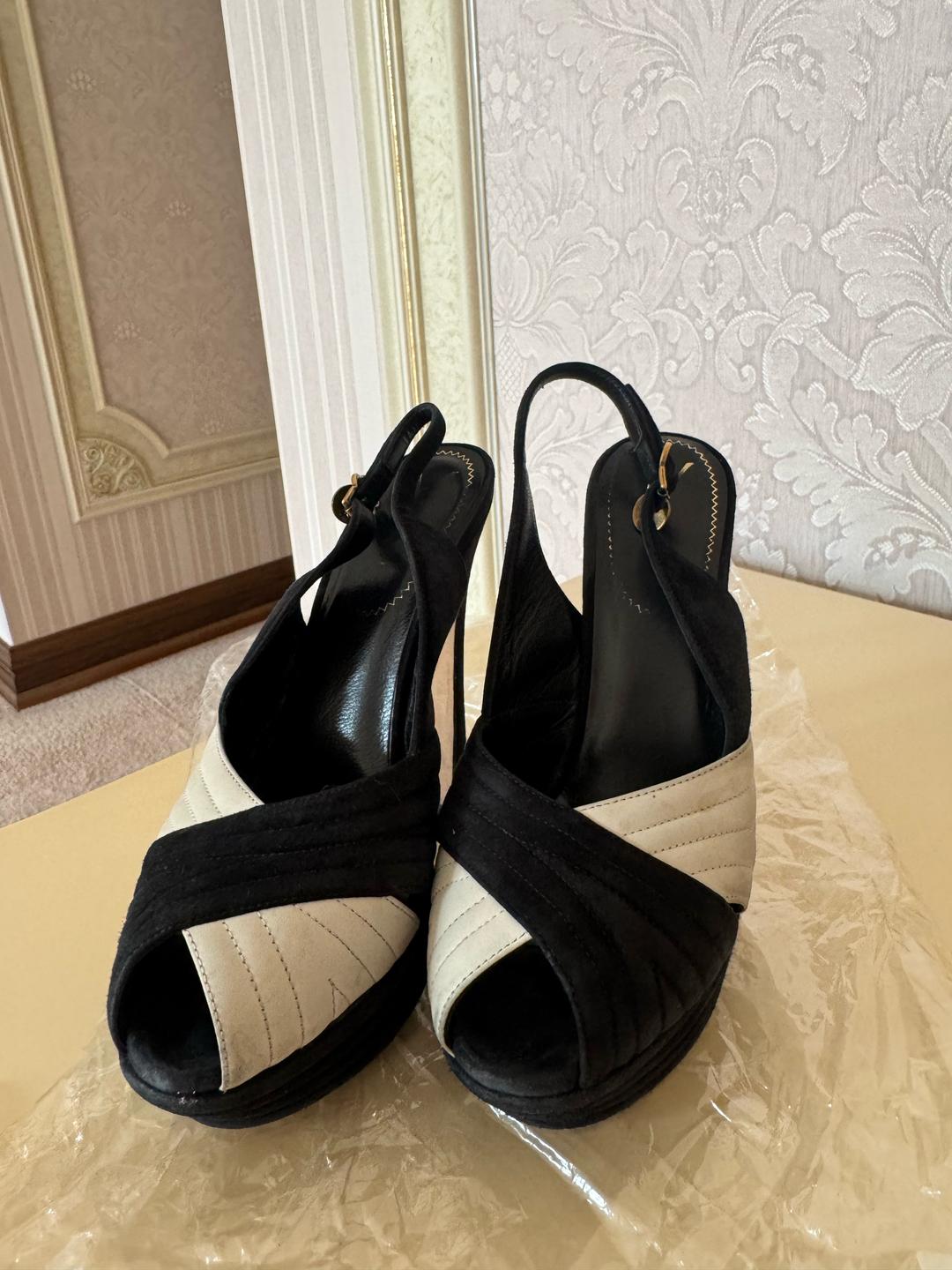 Yves Saint Laurent Продам босоножки YSL — фото 2