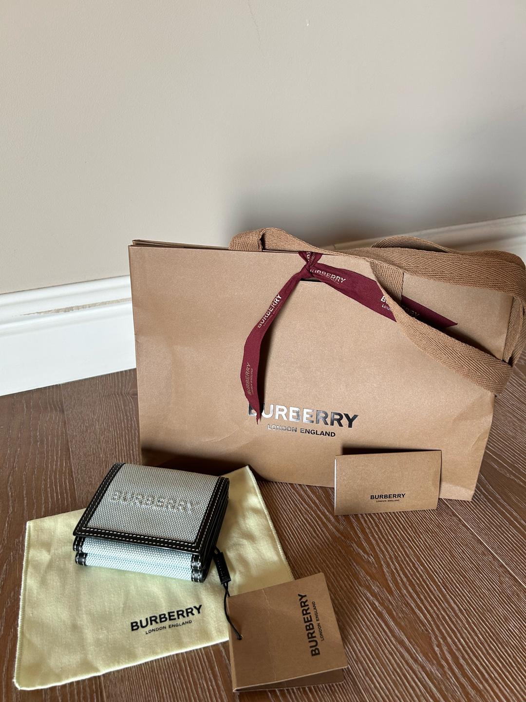Burberry Burberry LS Luna Compact Wallet. Компактный кошелек/портмоне — фото 2