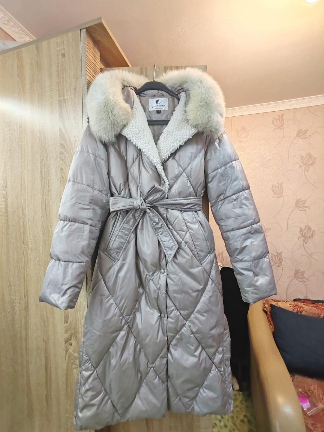 Нет бренда Стеганый пуховик с меховым воротником — фото 2