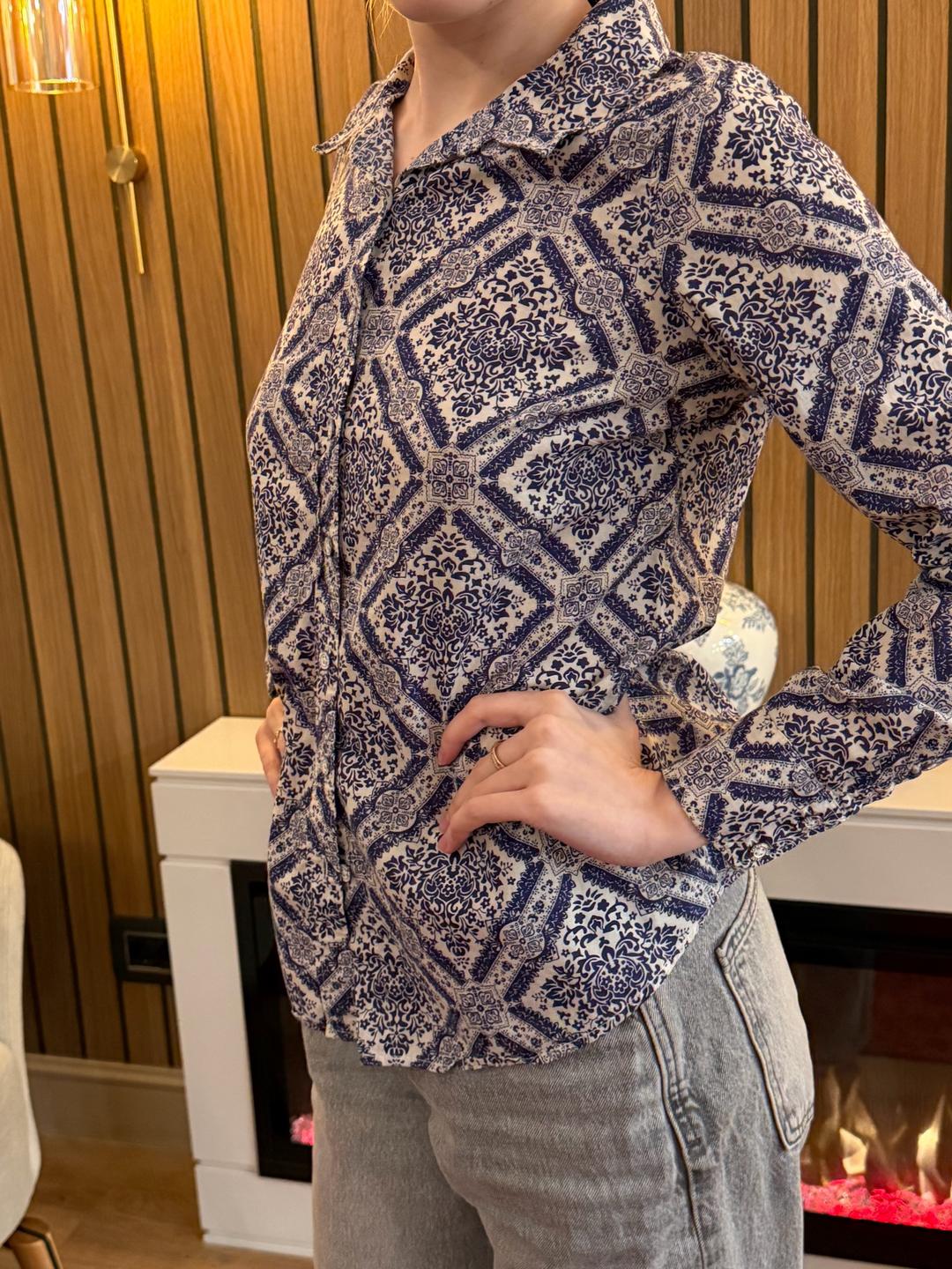 Calvin Klein Женская рубашка с принтом — фото 2