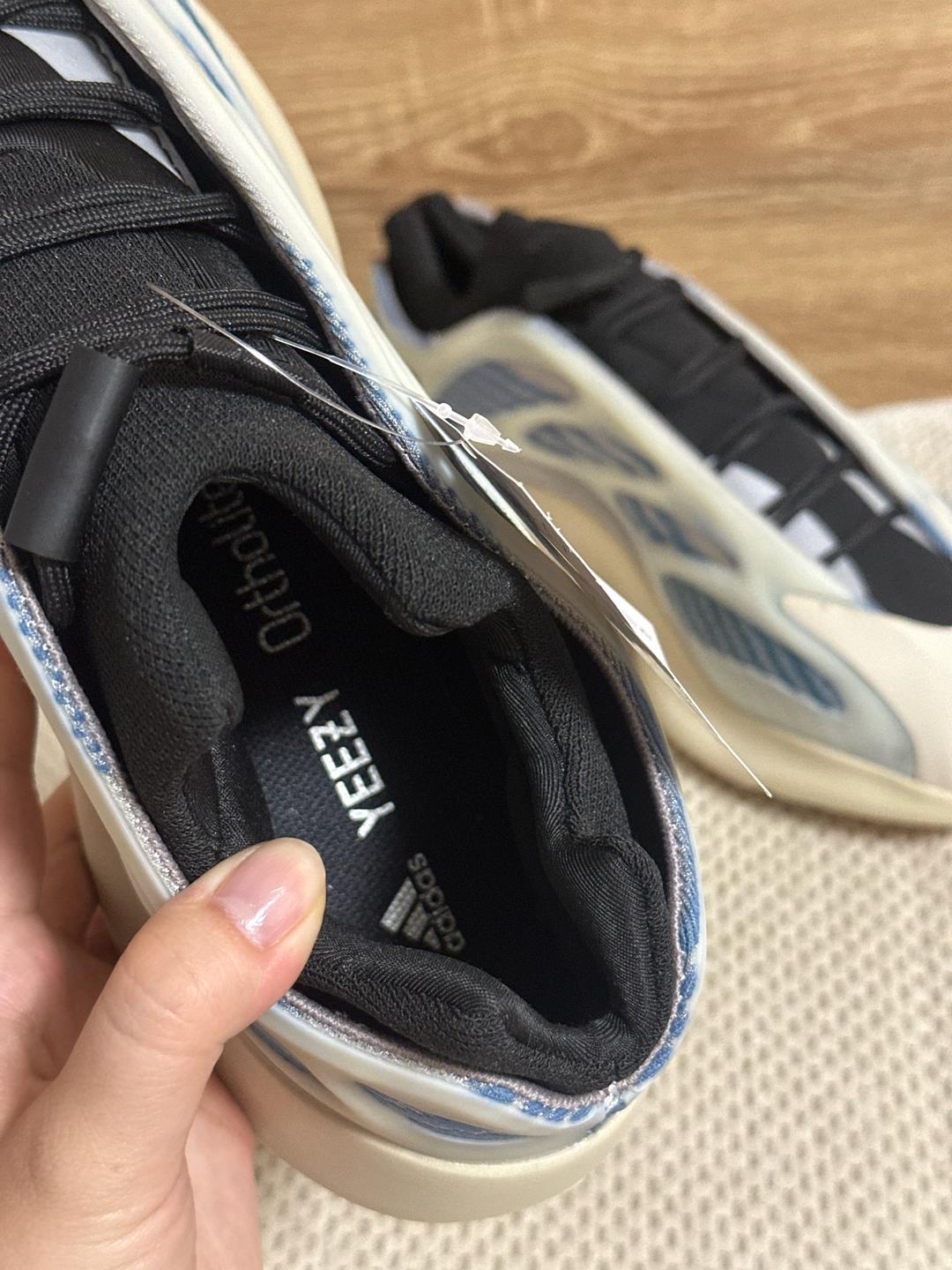 Adidas Кроссовки adidas Yeezy 700 V3 — фото 2