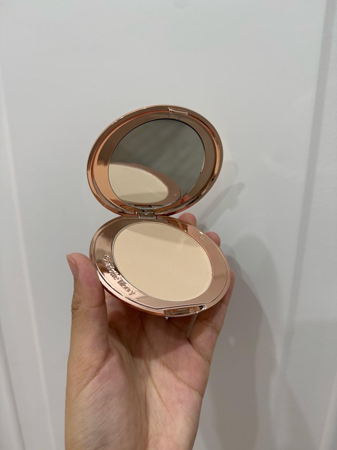 Charlotte Tilbury Компактная пудра Charlotte Tilbury Airbrush Flawless Finish — фото 2