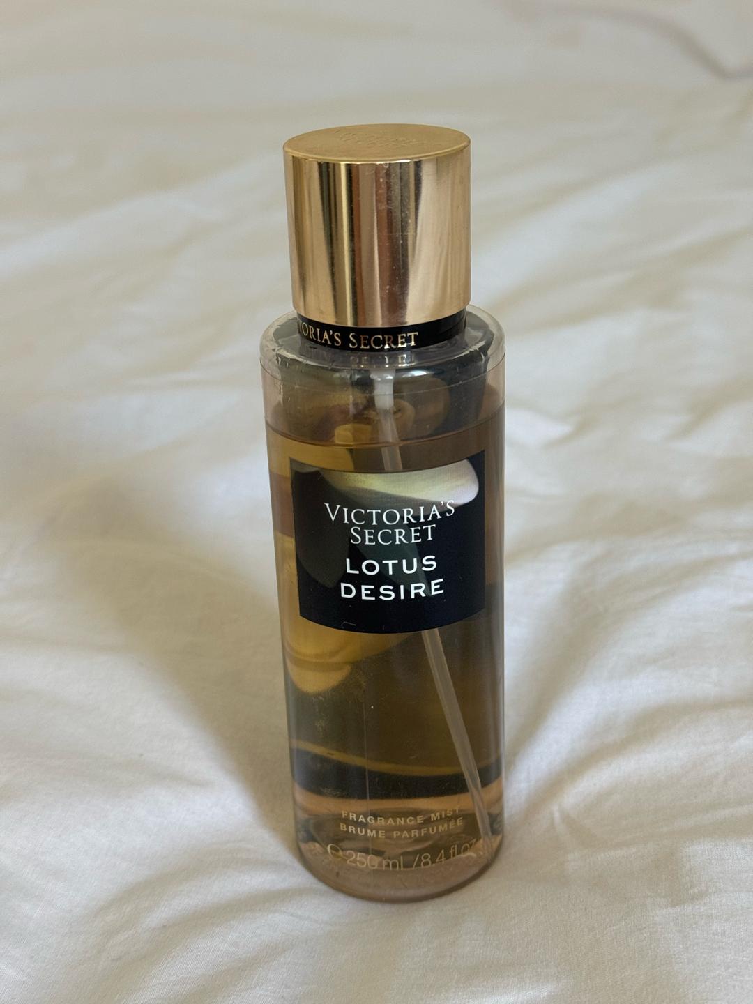 Victoria's Secret Парфюмированный спрей для тела Victoria's Secret Lotus Desire — фото 2