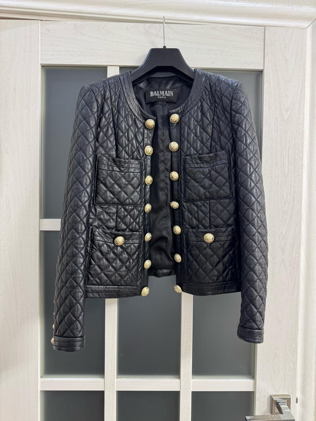 Balmain Кожаный стеганый жакет Balmain с золотистыми пуговицами. — фото 2