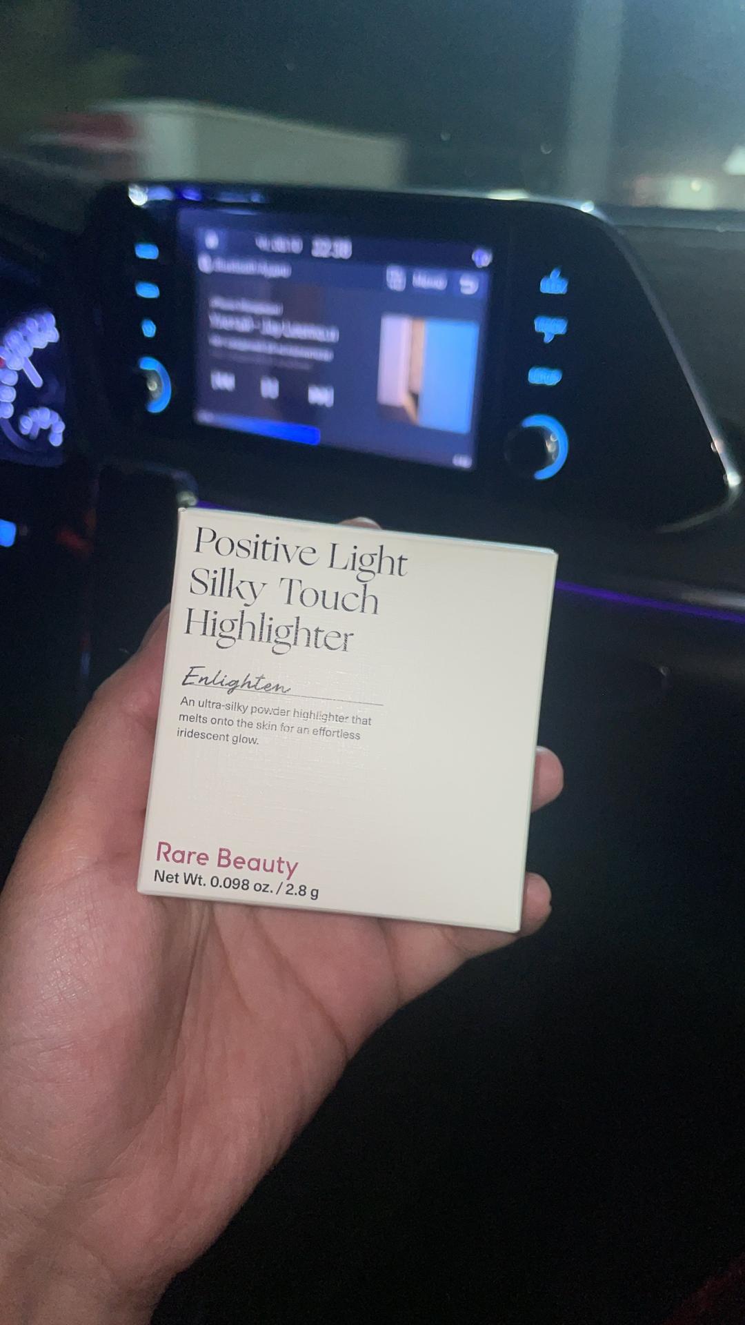 Rare Beauty Хайлайтер Rare Beauty Positive Light Silky Touch Highlighter — фото 2