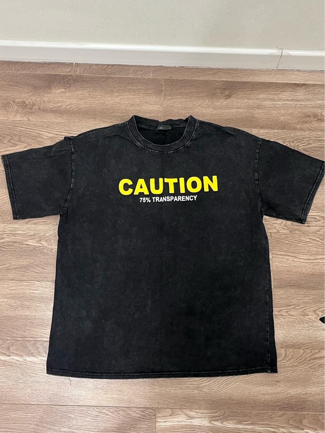 Нет бренда Футболка с принтом CAUTION — фото 2