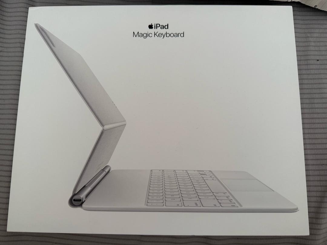 Apple Клавиатура iPad Magic Keyboard Pro 12.9 — фото 2