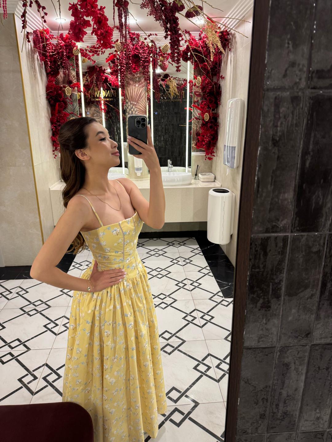 Нет бренда Желтое платье с цветочным принтом — фото 2