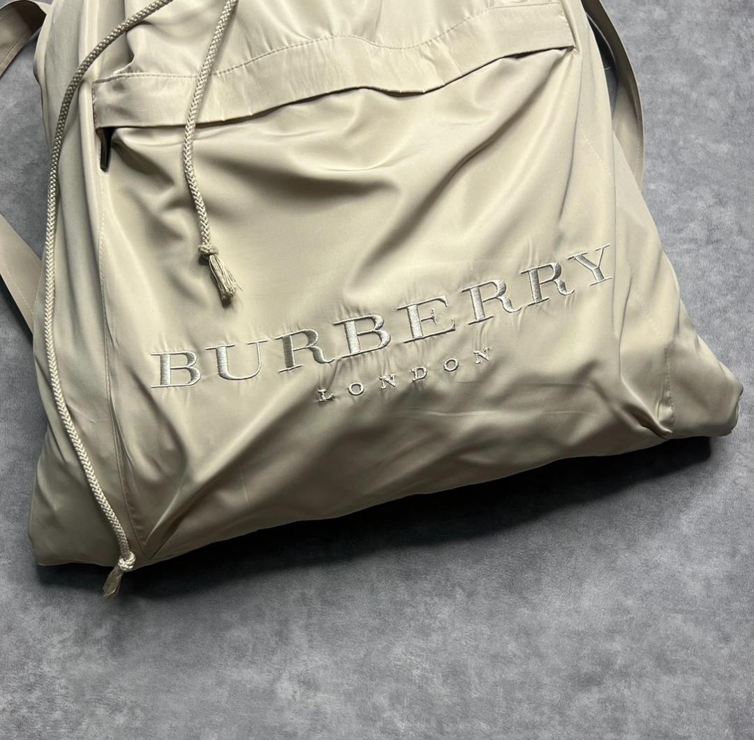 Burberry Burberry Ветровка Рюкзак — фото 2