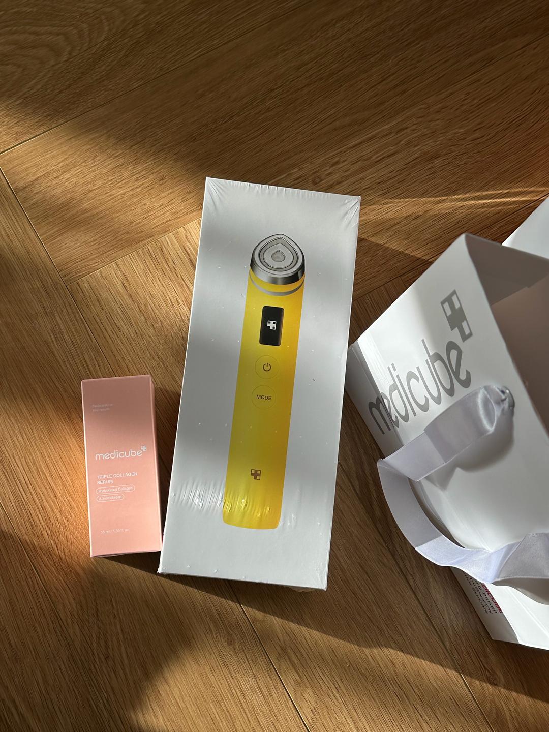 Medicube Medicube Booster Pro лифтинг массажер — фото 2