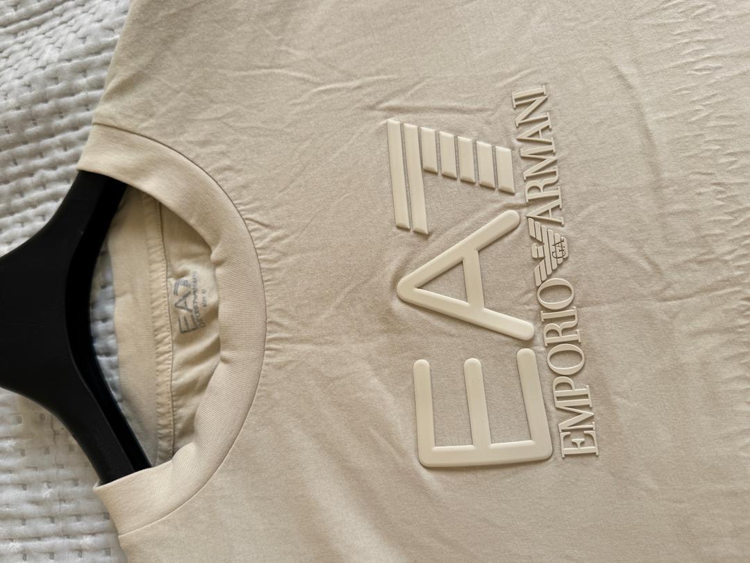 Emporio Armani Футболка Emporio Armani EA7 бежевая — фото 2