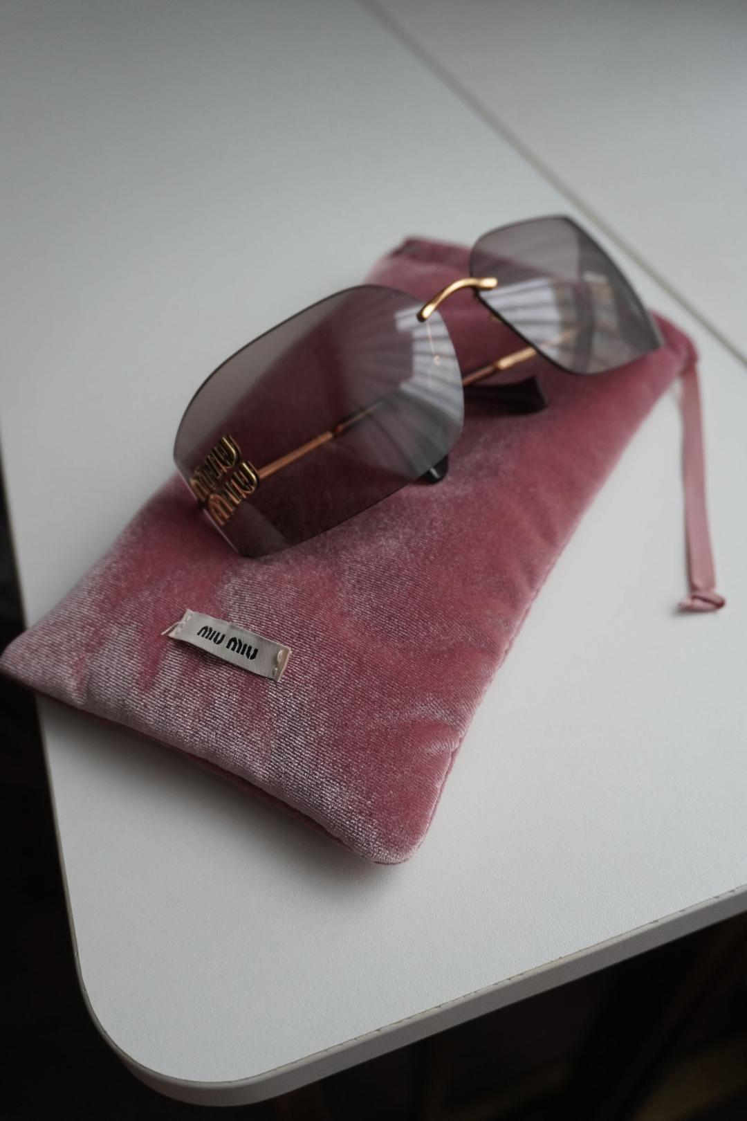 Miu Miu Солнцезащитные очки Miu Miu с чехлом — фото 2