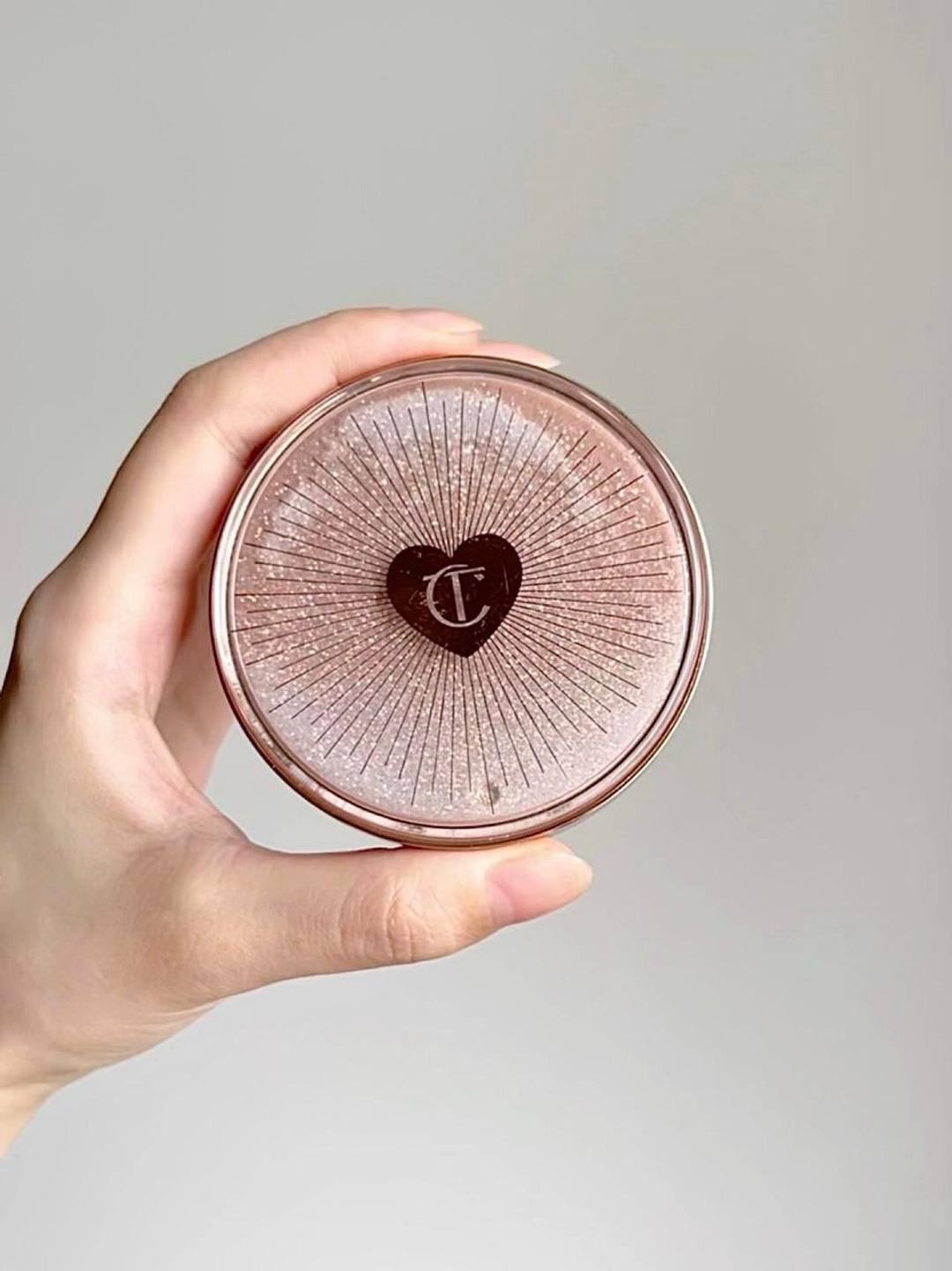 Charlotte Tilbury Пудра Charlotte Tilbury Airbrush Flawless Soft Light Multi Glow — фото 2