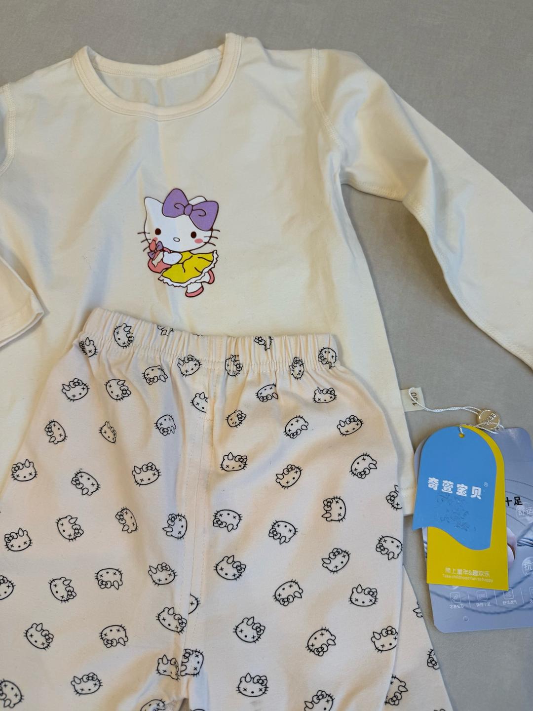 Детская пижама с принтом Hello Kitty — фото 2