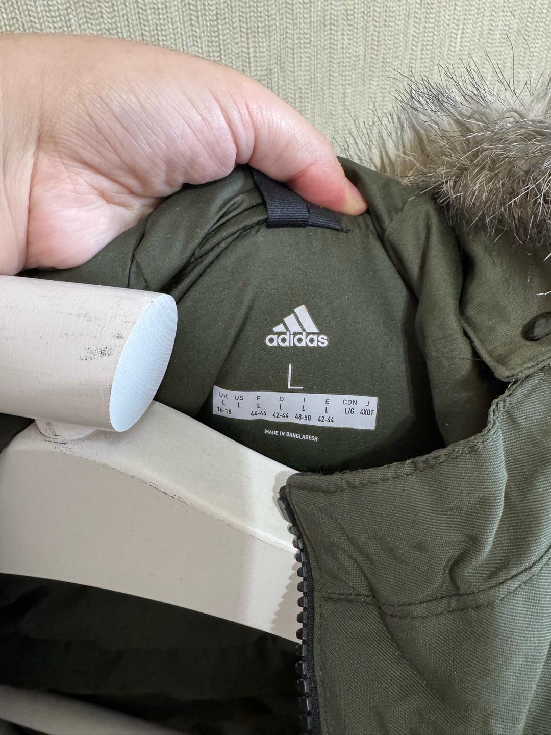 Adidas Женская куртка adidas — фото 2