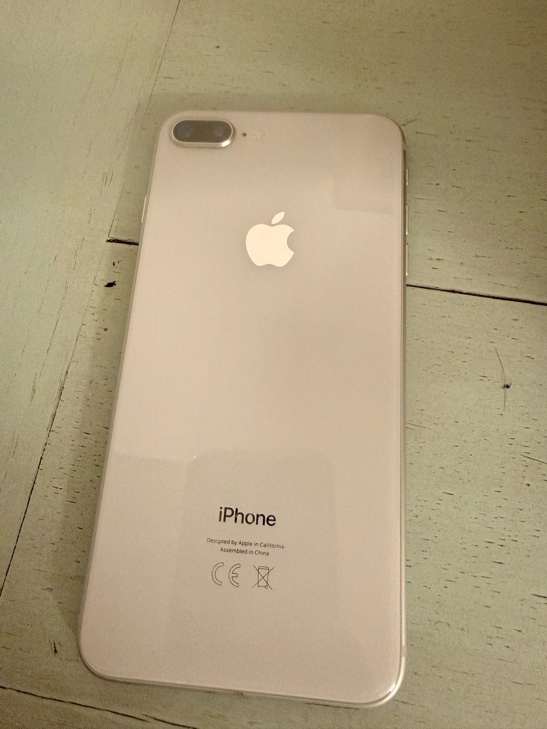 Apple iPhone 8 Plus 64GB — фото 2