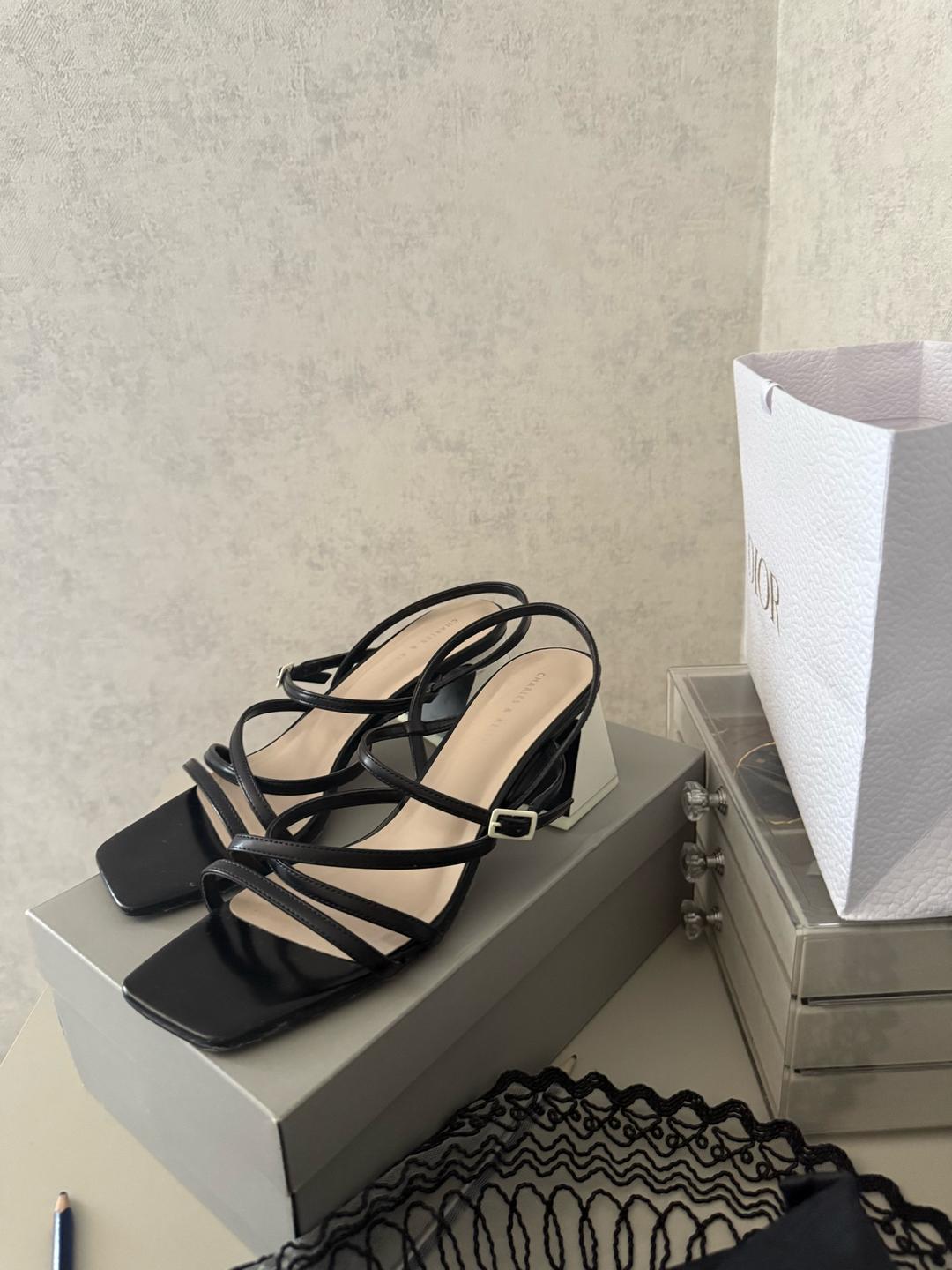 Charles & Keith Босоножки Charles & Keith — фото 2