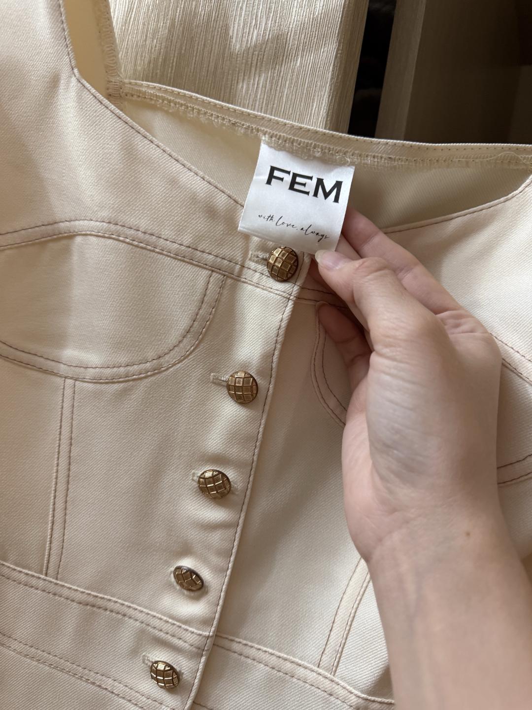 Нет бренда Продаю стильное короткое платье от бренда FEM — фото 2