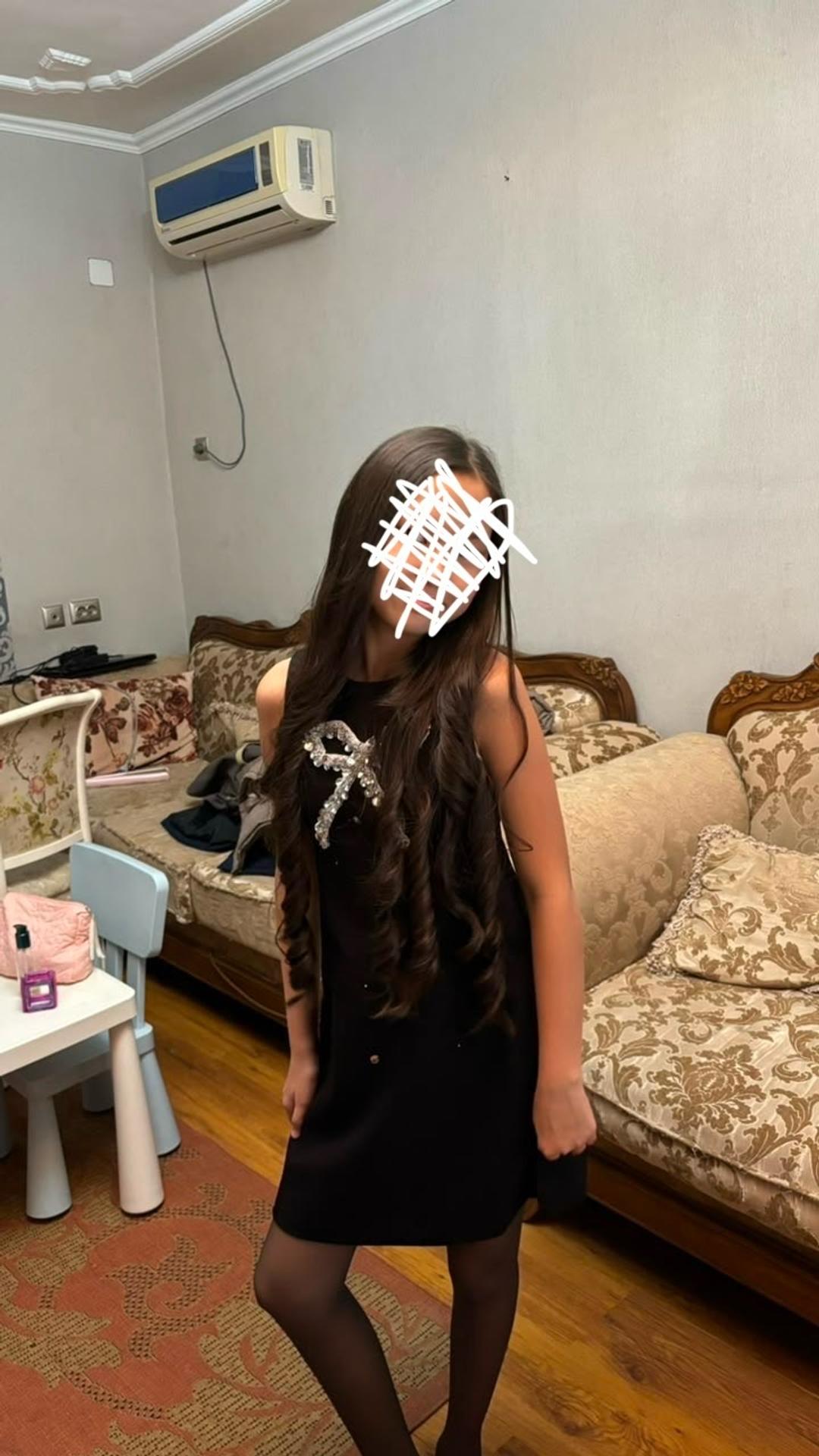 Нет бренда Черное платье с декором в виде банта зимнее — фото 2