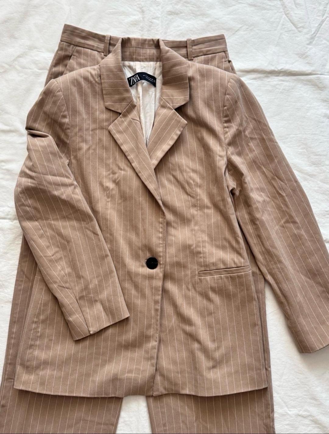Zara Костюм Zara (оригинал), размер M Стильный бежевый костюм в тонк — фото 2