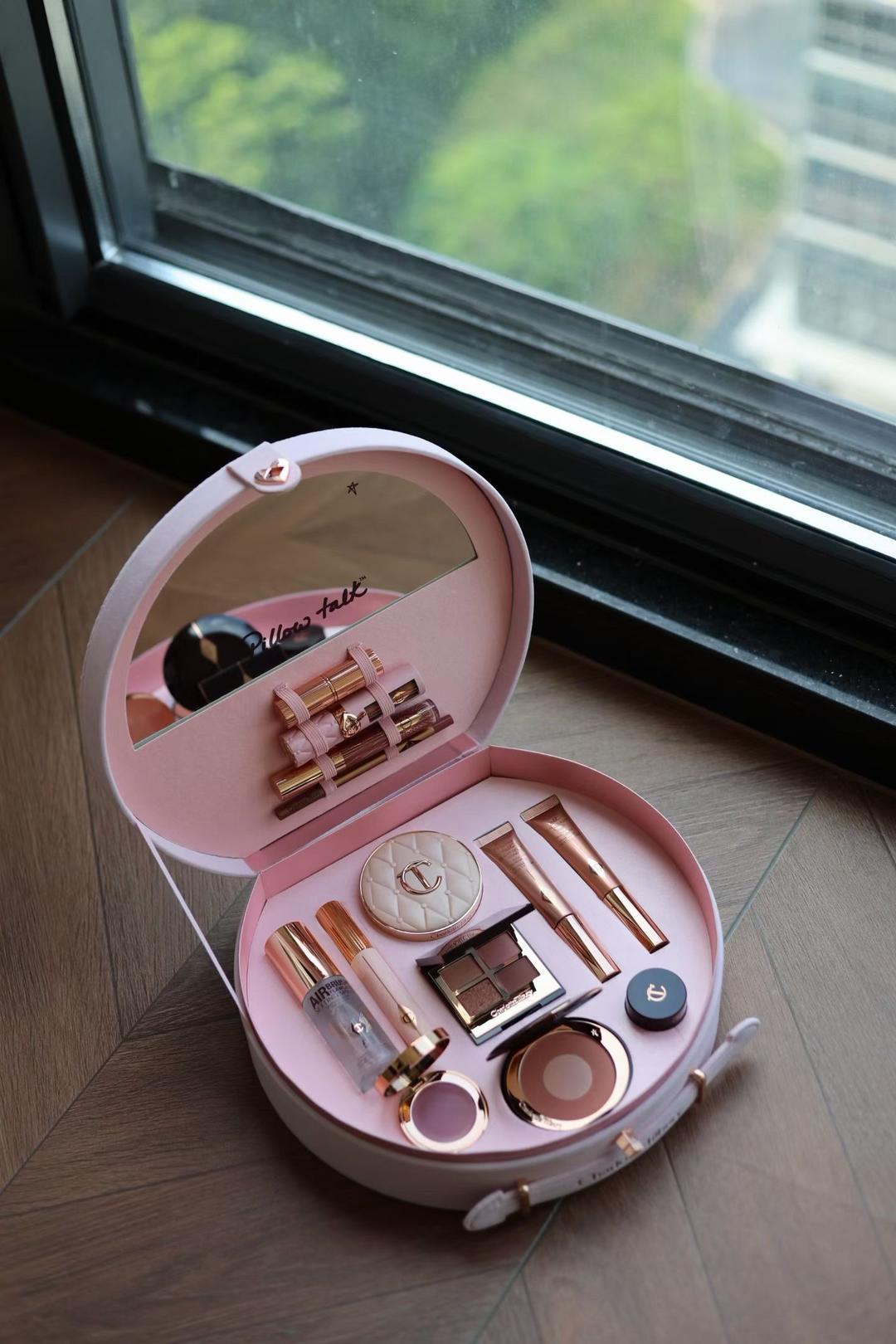 Charlotte Tilbury Набор декоративной косметики Charlotte Tilbury — фото 2