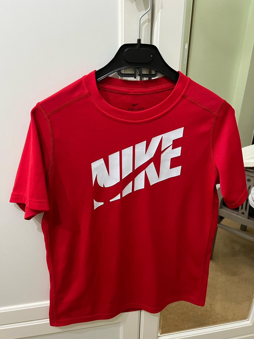 Nike Футболка Nike красная с белым логотипом — фото 2
