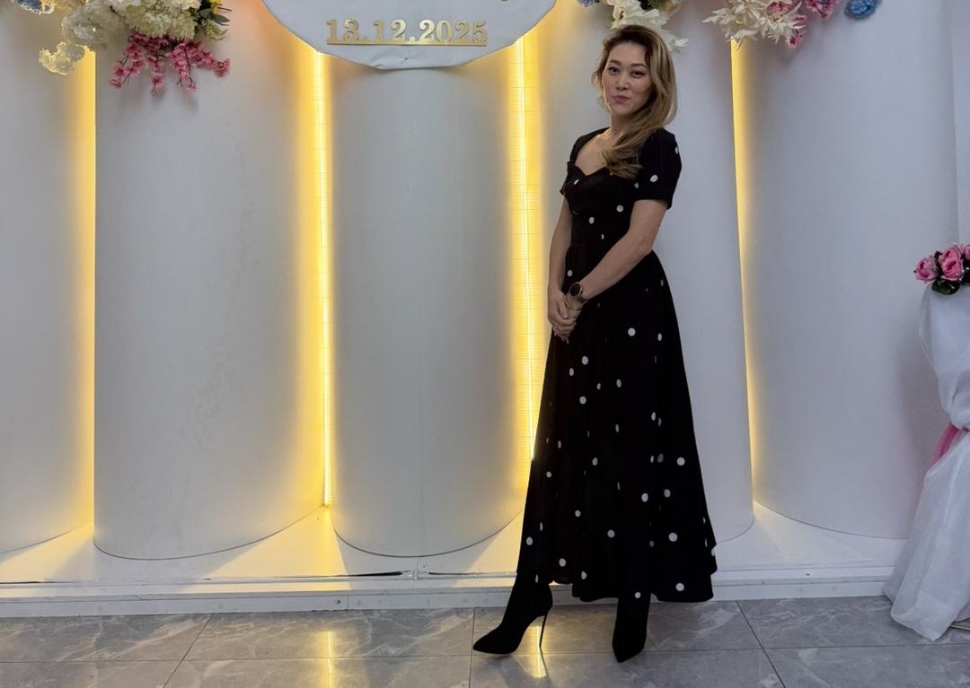 Sandycouturecom Платье миди в горошек с открытой спиной и кружевом — фото 2