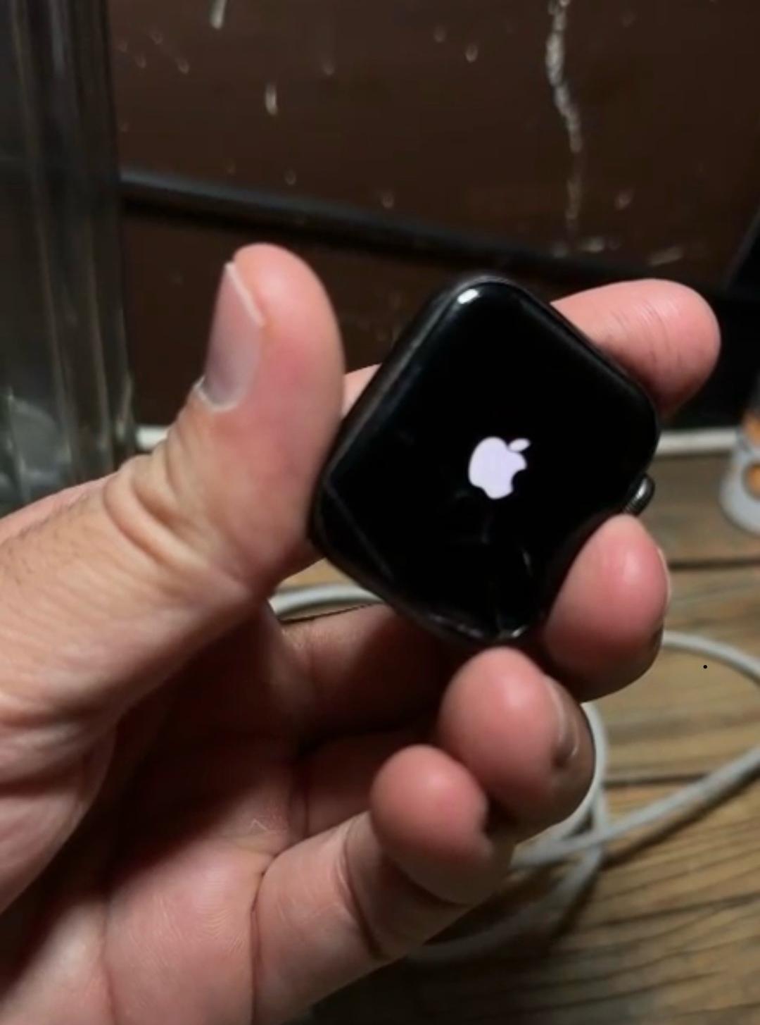 Apple apple watch se 40mm — фото 2