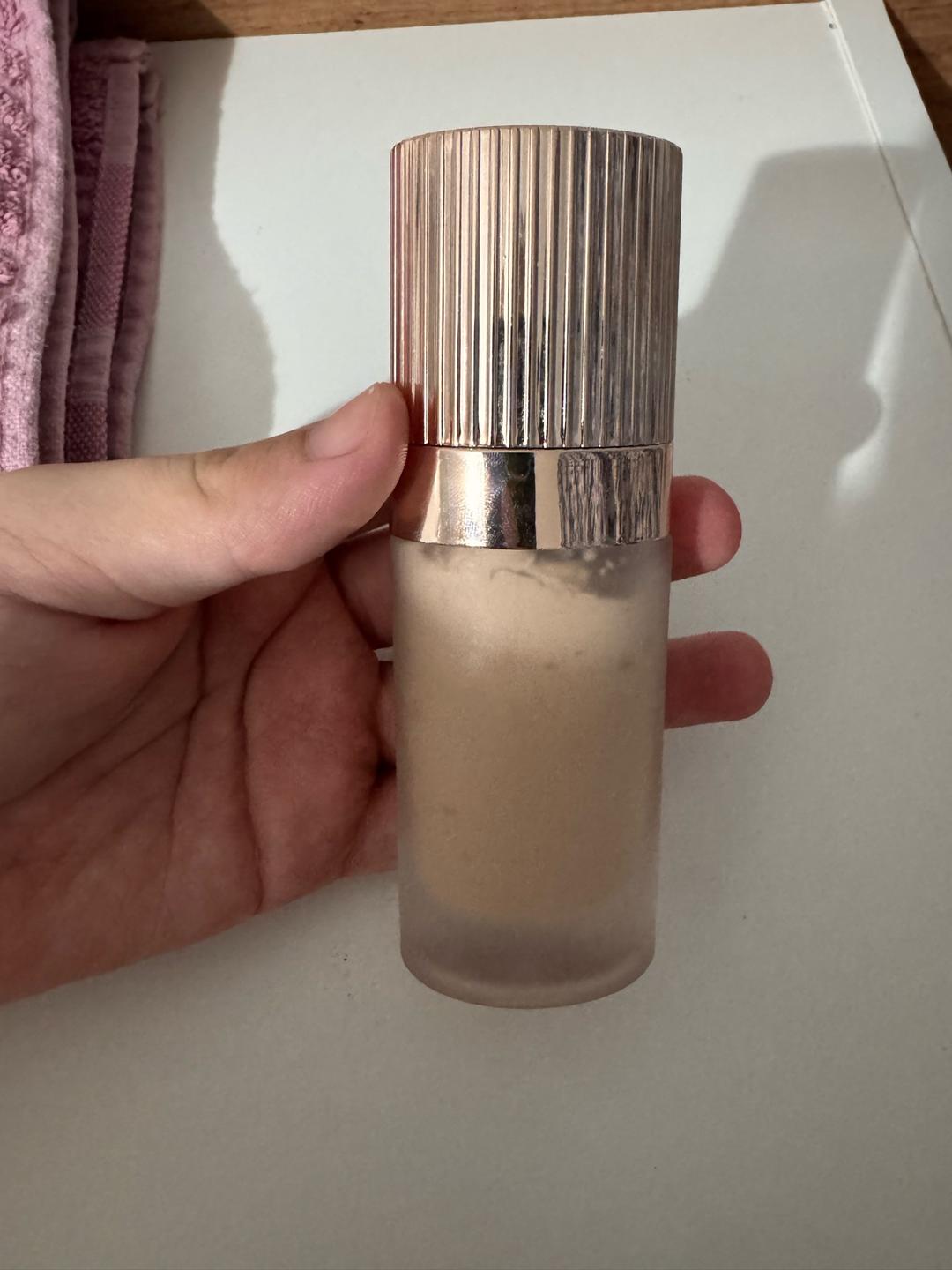 Нет бренда Тональный крем Charlotte Tilbury Airbrush Flawless Foundation — фото 2