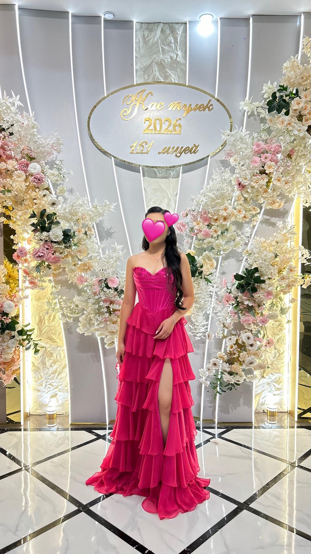 Kiara.brands Вечернее платье макси с ярусами и корсетным верхом — фото 2