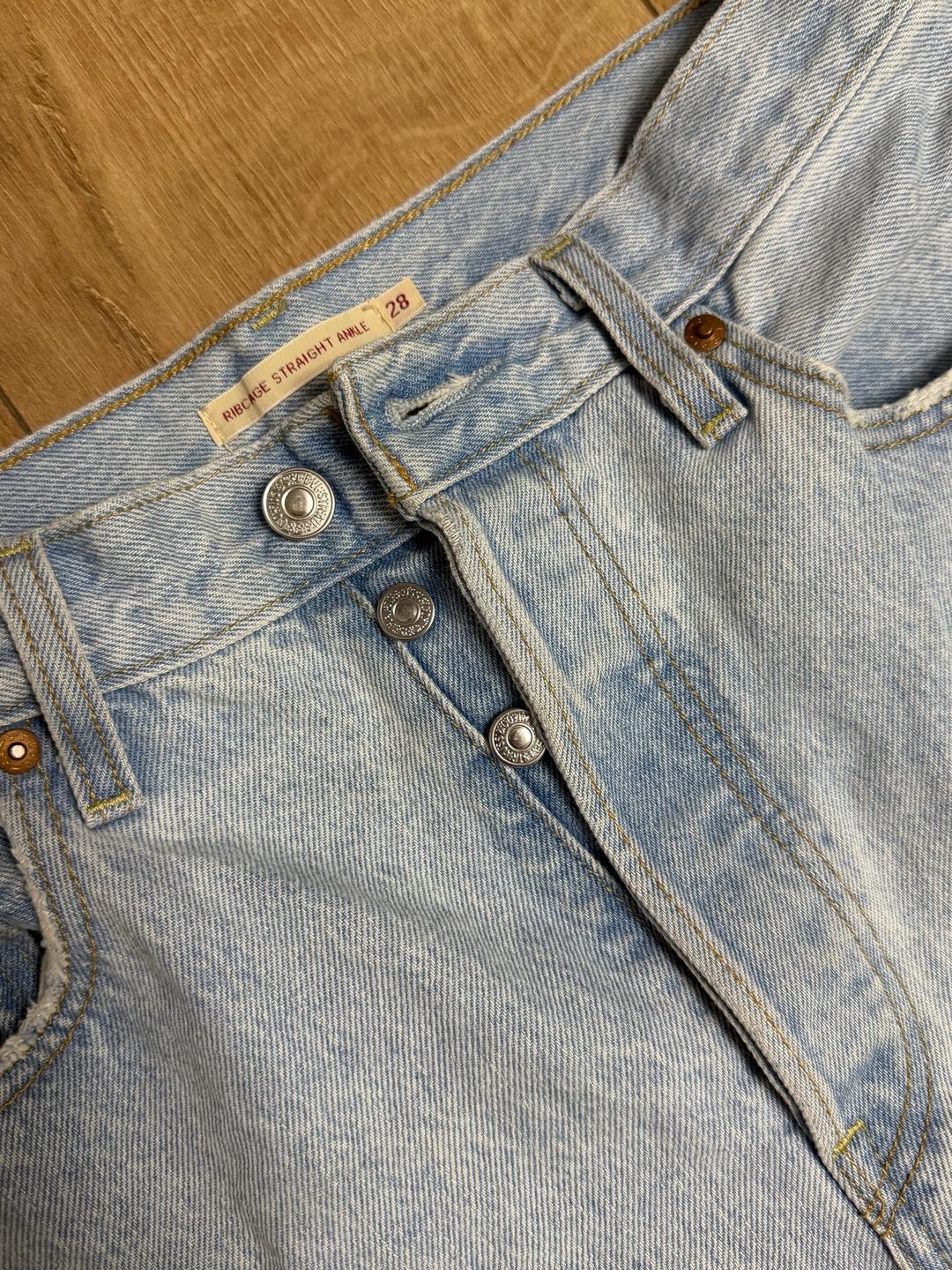 Levi's Женские джинсы Levi's — фото 2