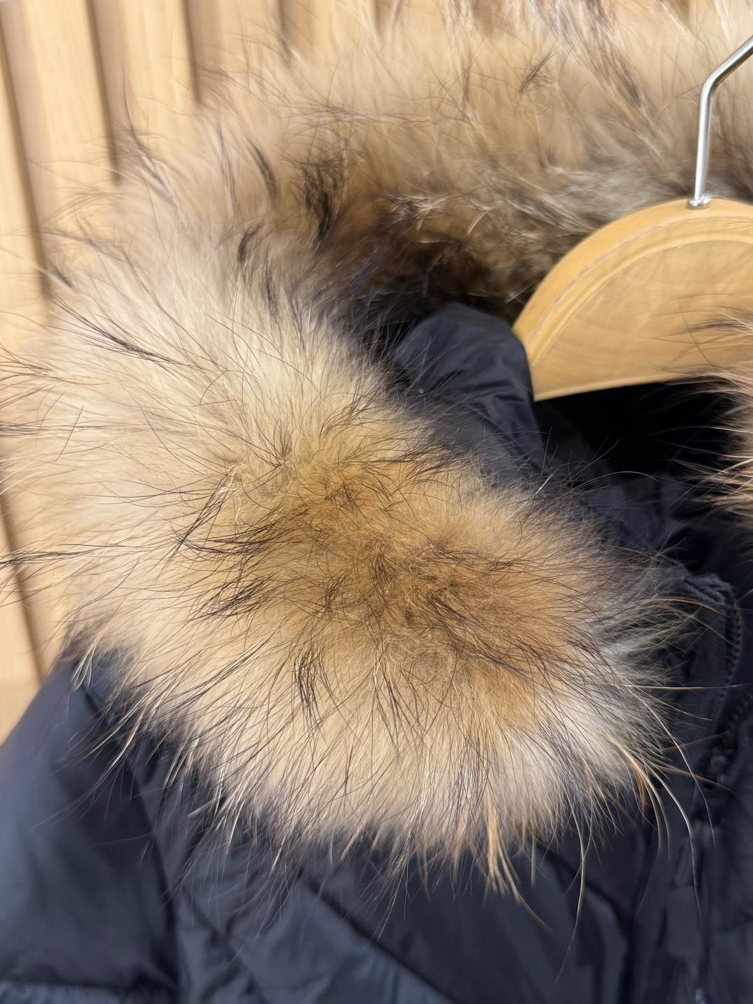 Blauer Элитный пуховик для девочек Blauer USA с натуральным мехом енота — фото 2