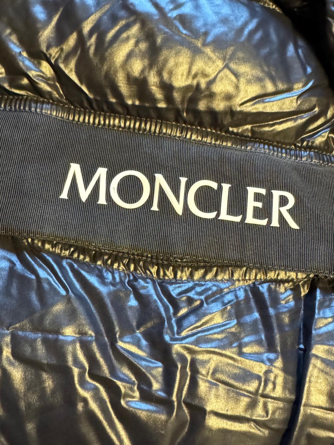 Moncler Детский пуховик Moncler — фото 2