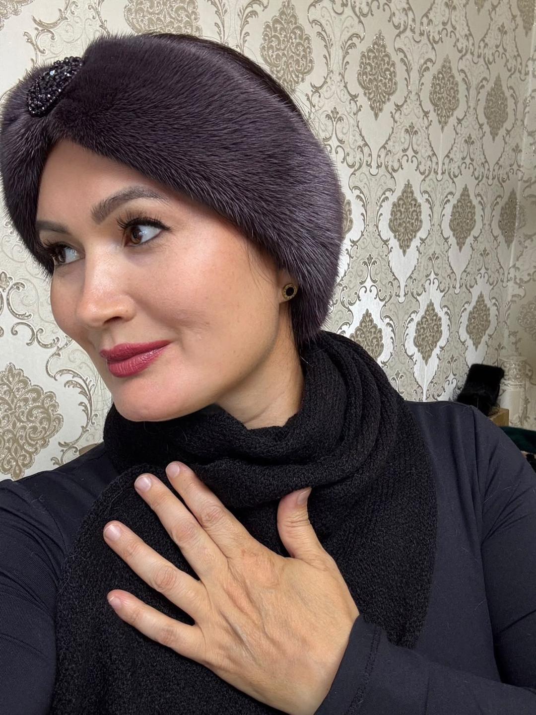 Karimova Katya Меховая повязка на голову цвета сливы — фото 2