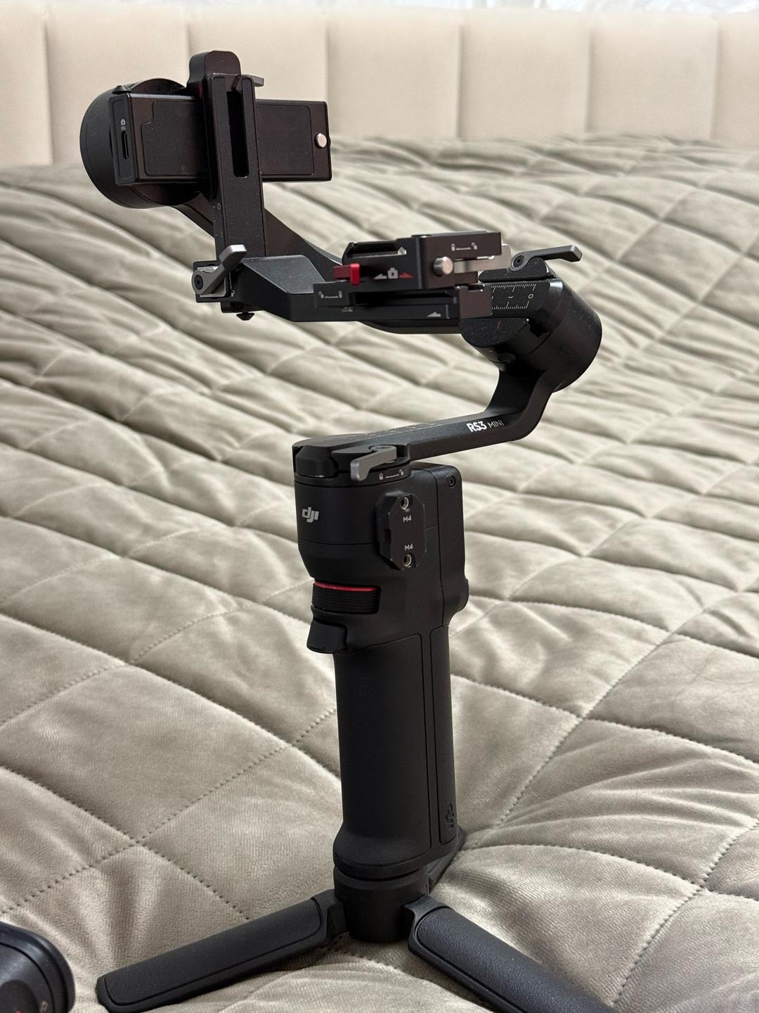 Sony Камера Sony alpha 7iii, стедикам Dji RS3 mini и сумочка для камера — фото 2