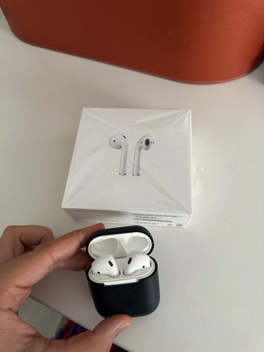 Apple Airpods 2 серия беспроводная зарядка — фото 2