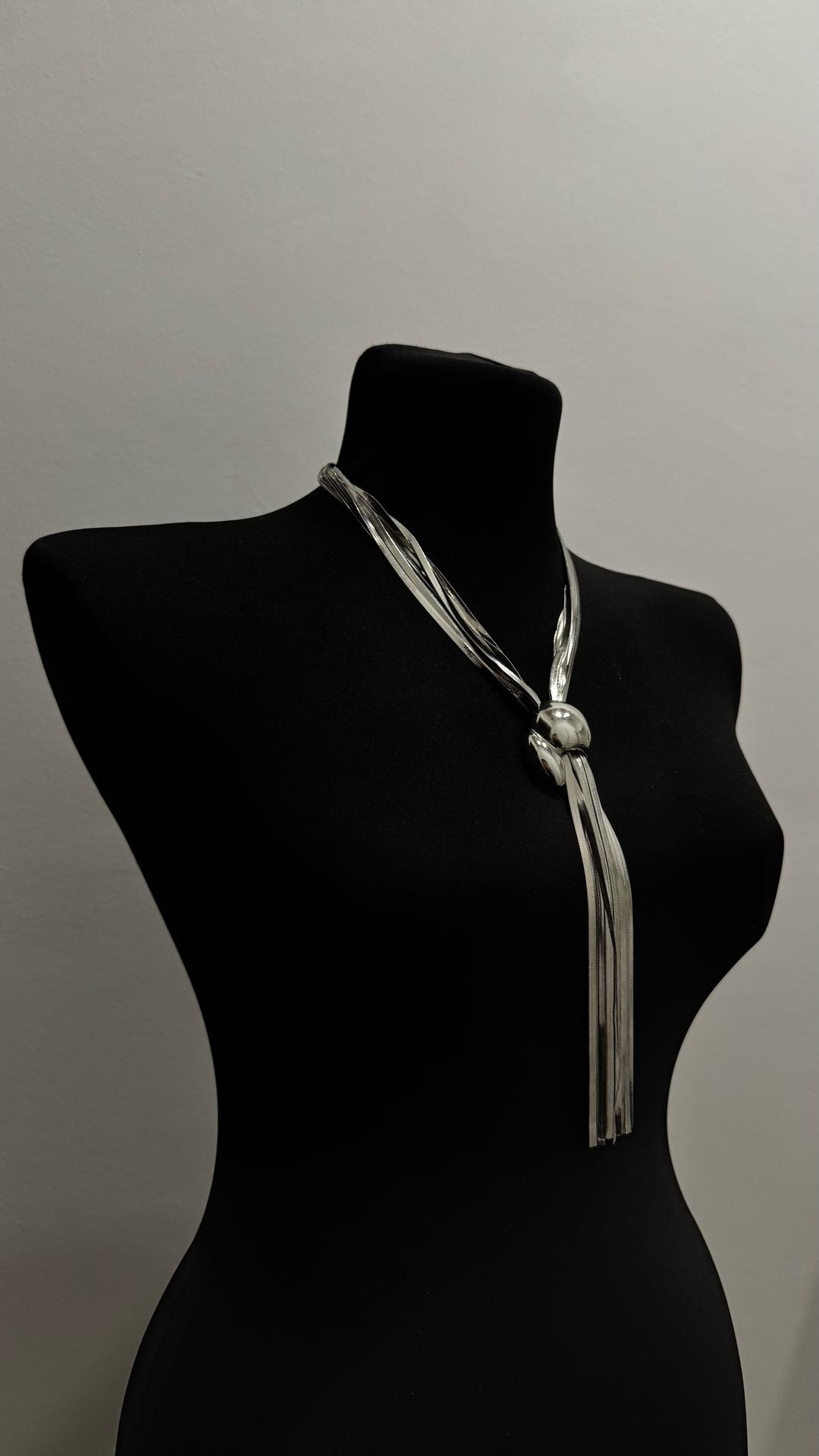 Handmade (ручная работа) Колье-галстук серебристого цвета — фото 2