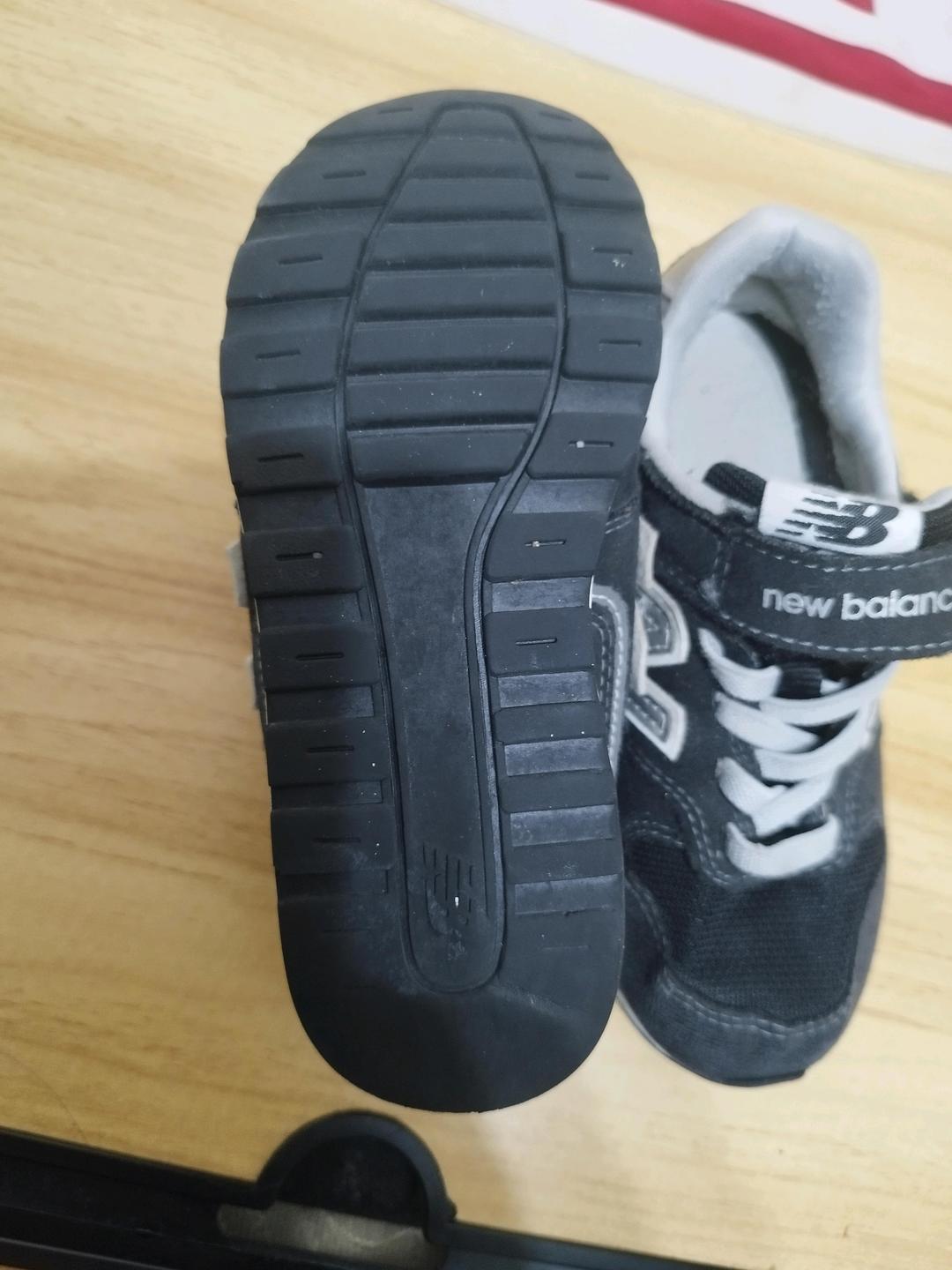New Balance Детские кроссовки New Balance, размер 28 / длина стельки 18 см — фото 2