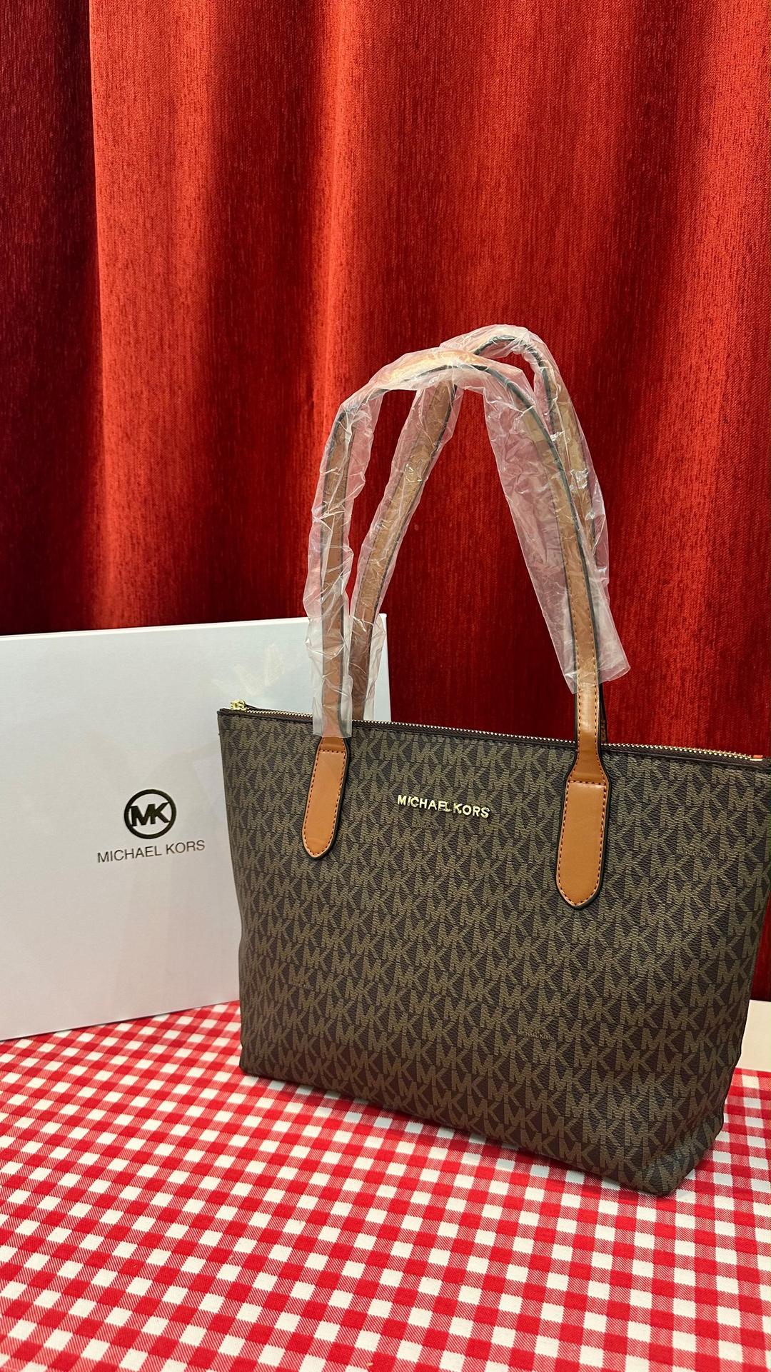Michael Kors Сумка Michael Kors — фото 2