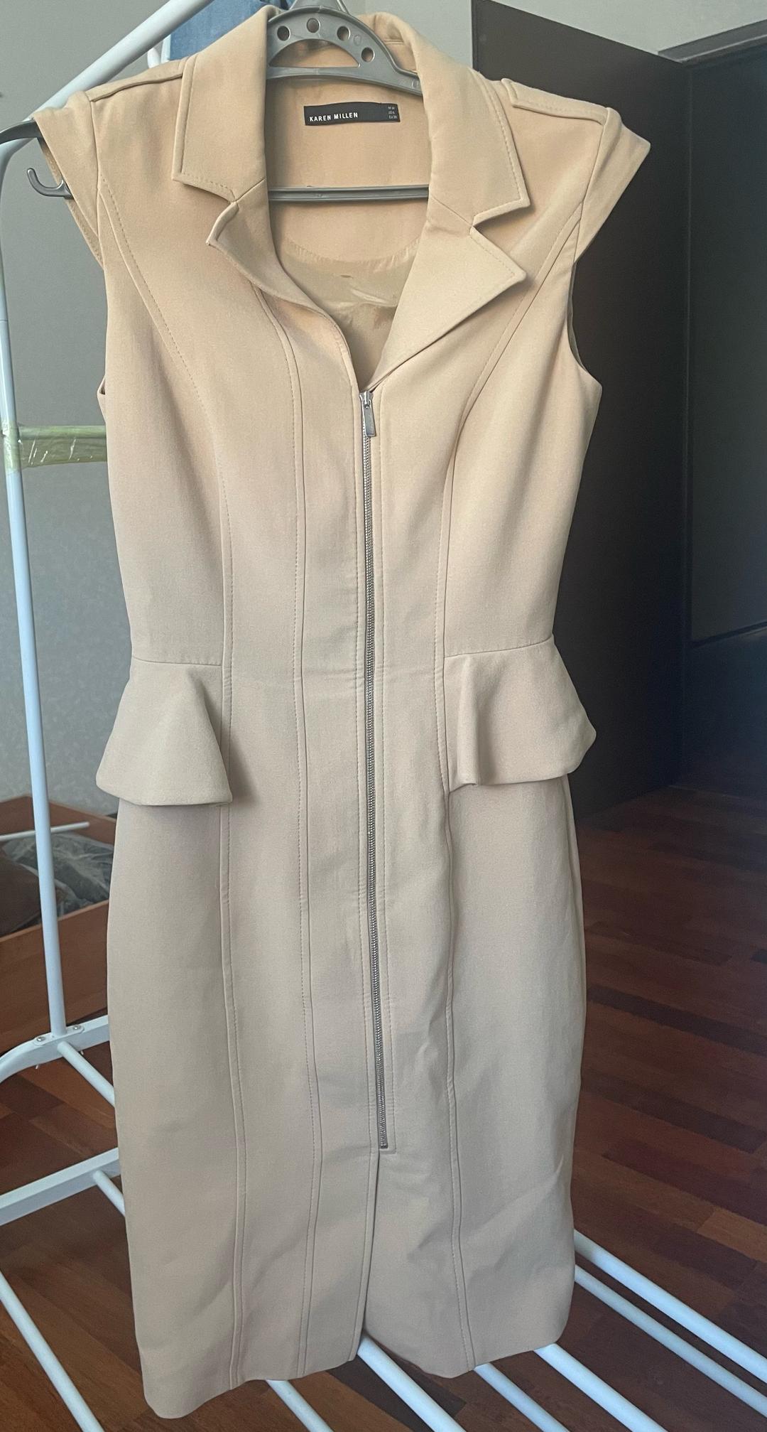 Karen Millen Платье Karen Millen с баской — фото 2