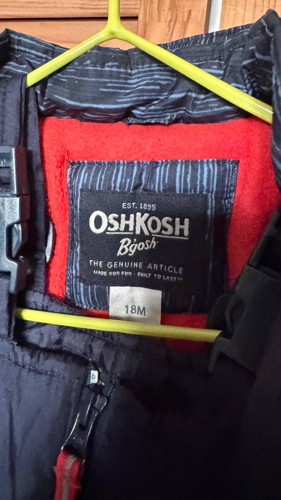 OshKosh B'gosh Зимний раздельный комбинезон для мальчика Oshkosh 18 мес. — фото 2