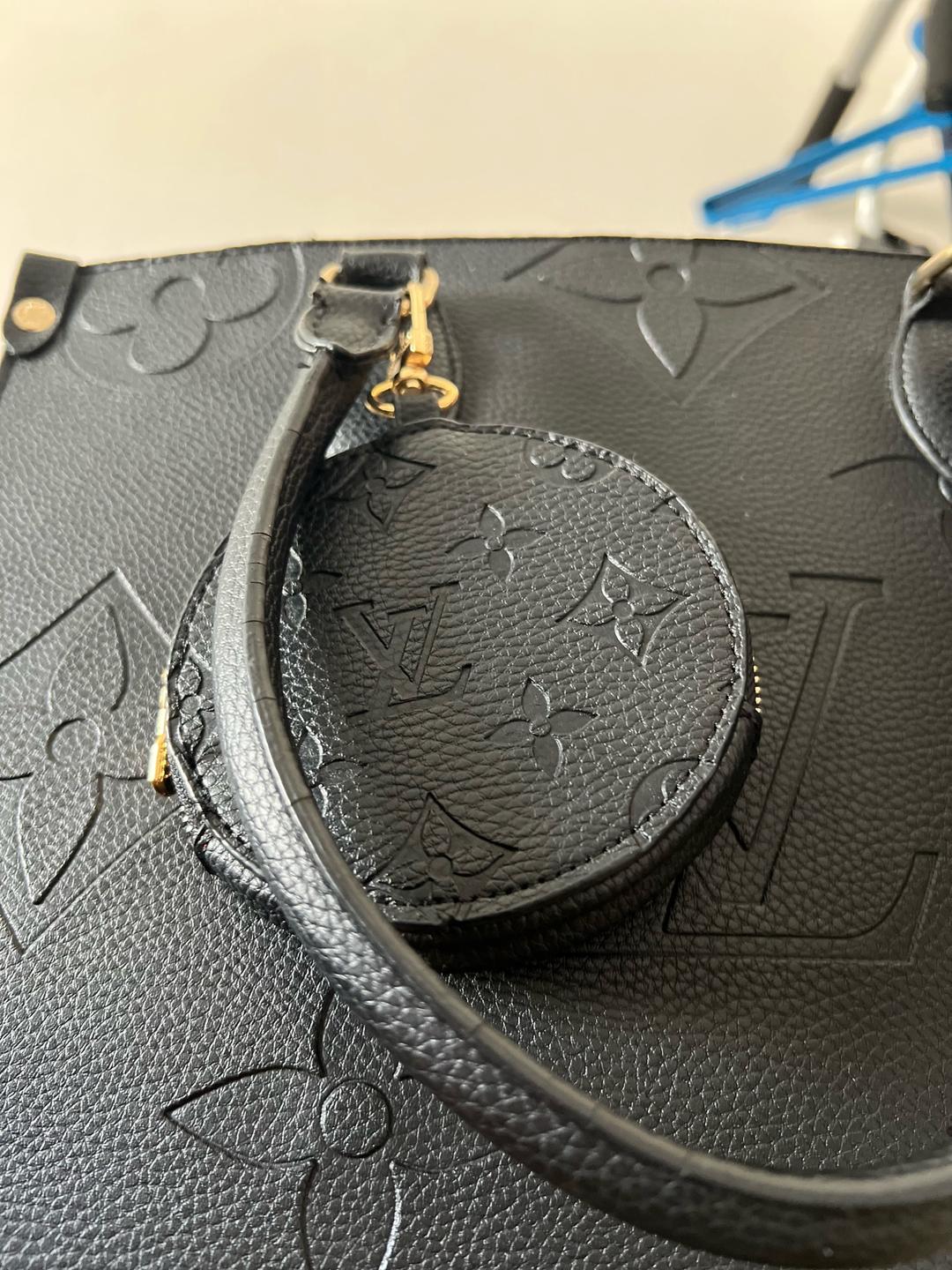 Louis Vuitton Черная сумка под Louis Vuitton — фото 2