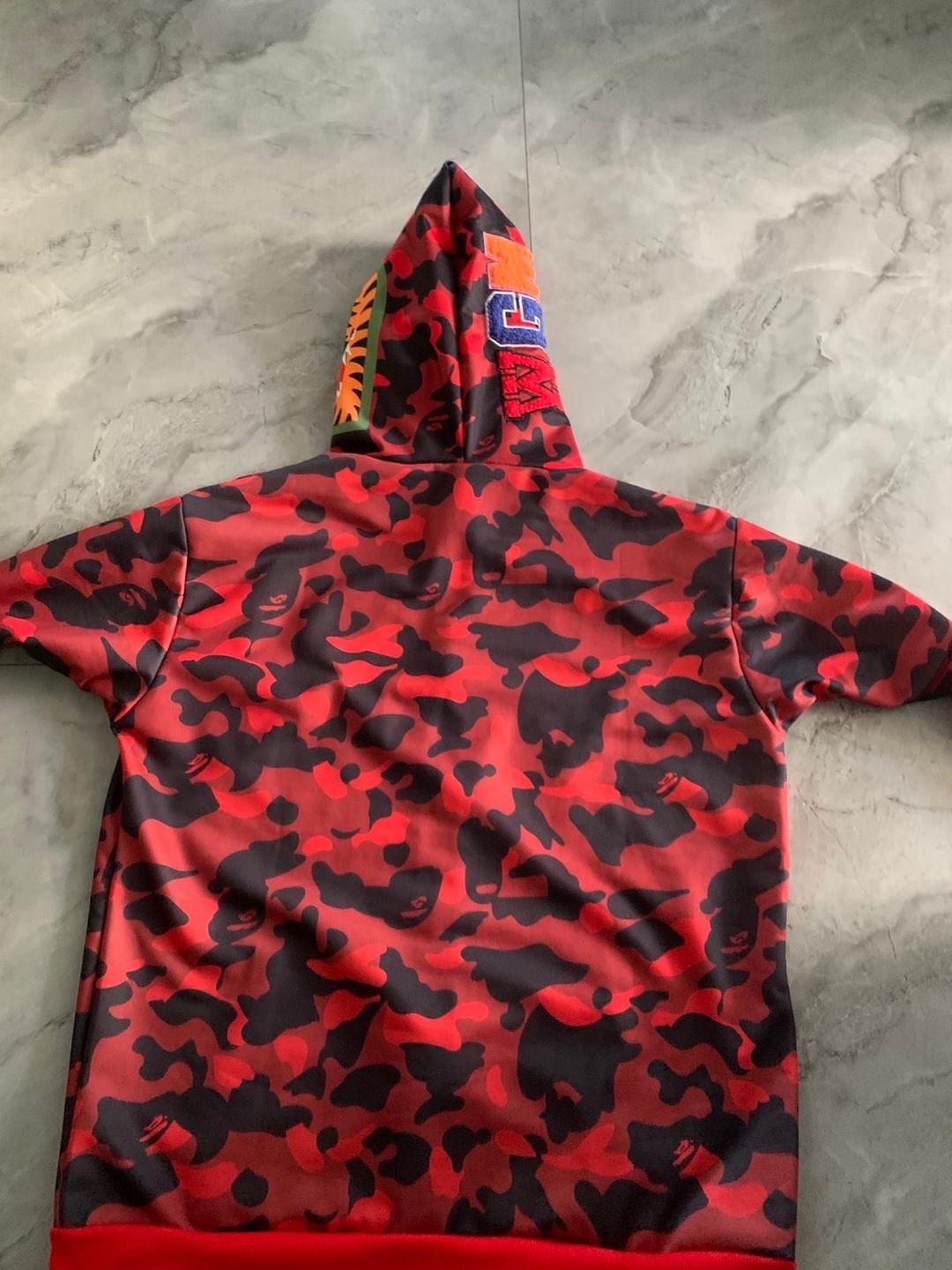 Нет бренда Толстовка BAPE Color Camo Shark Full Zip Hoodie Red — фото 2