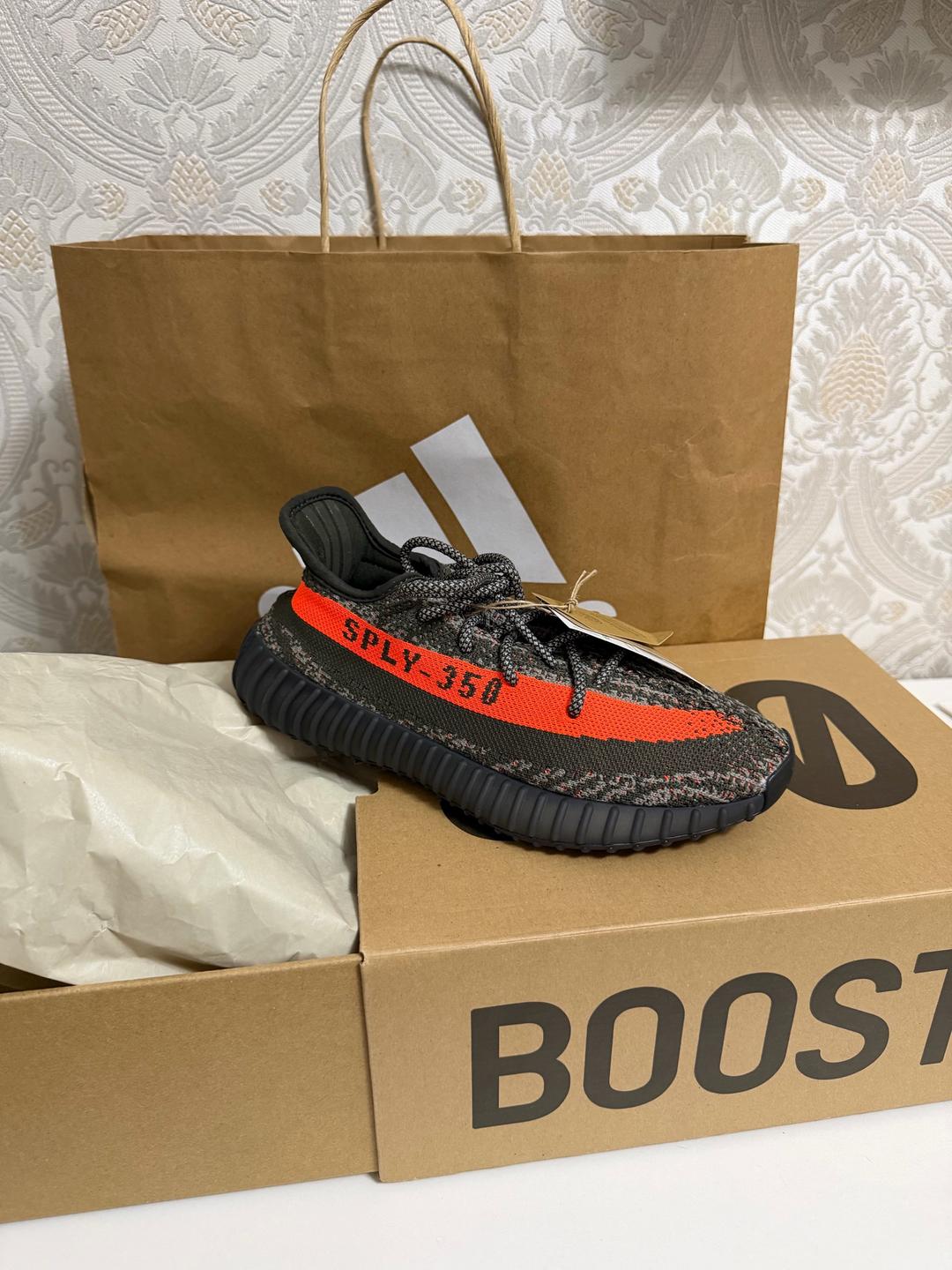 Adidas Кроссовки YZY 350 V2 — фото 2